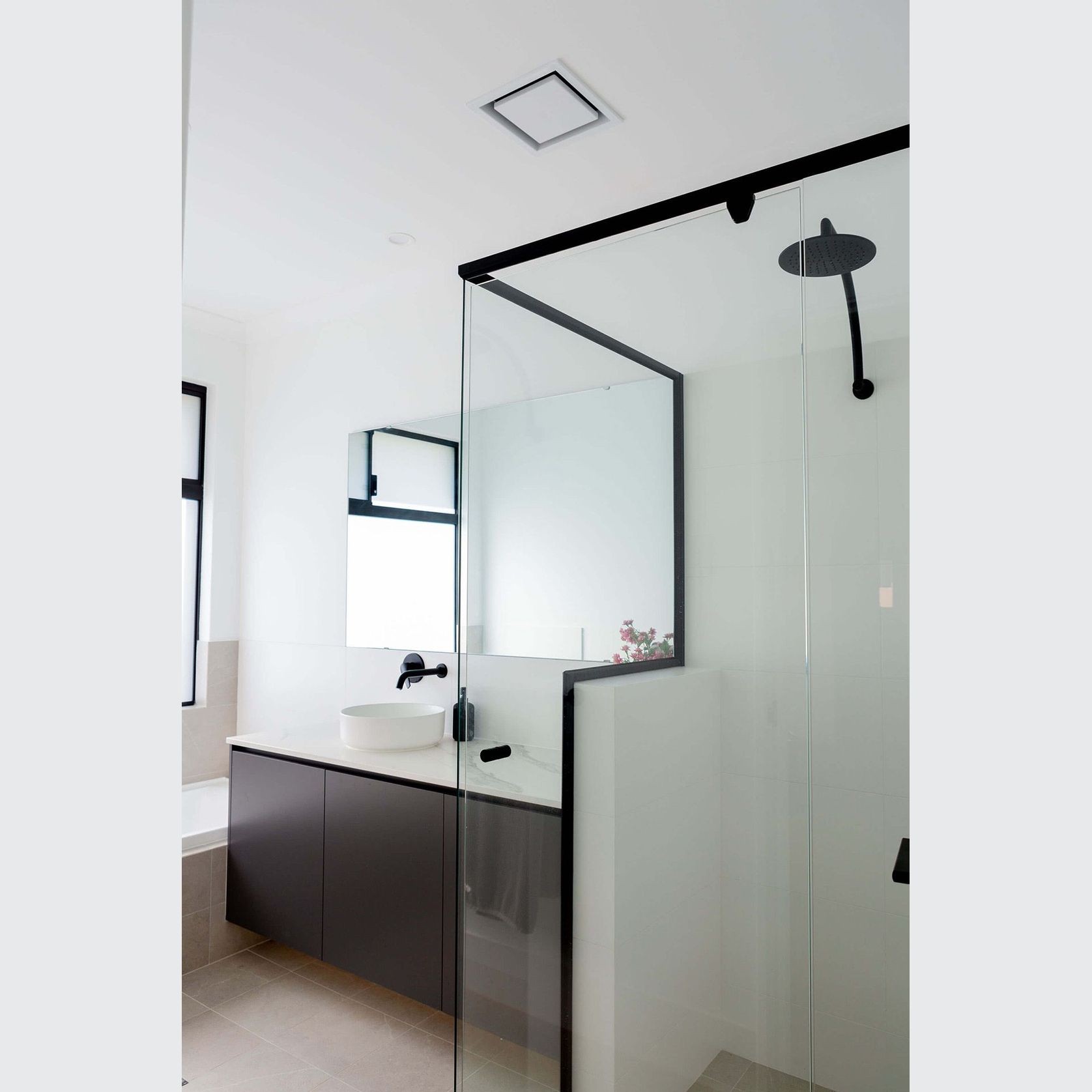 Inline Silent Exhaust Fan - BLW600 gallery detail image