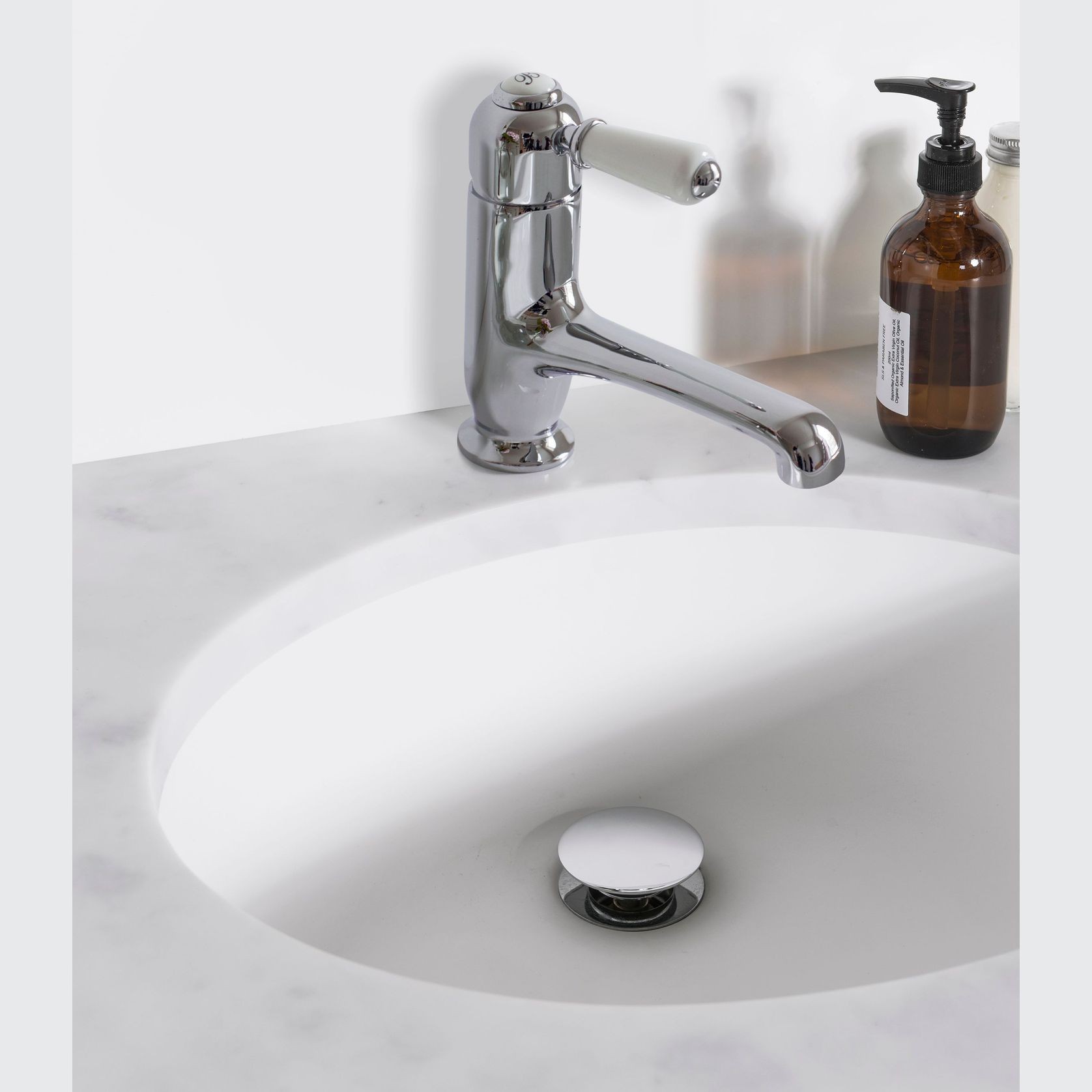 English Classic Floorstanding Vanity, 4 Drawers gallery detail image