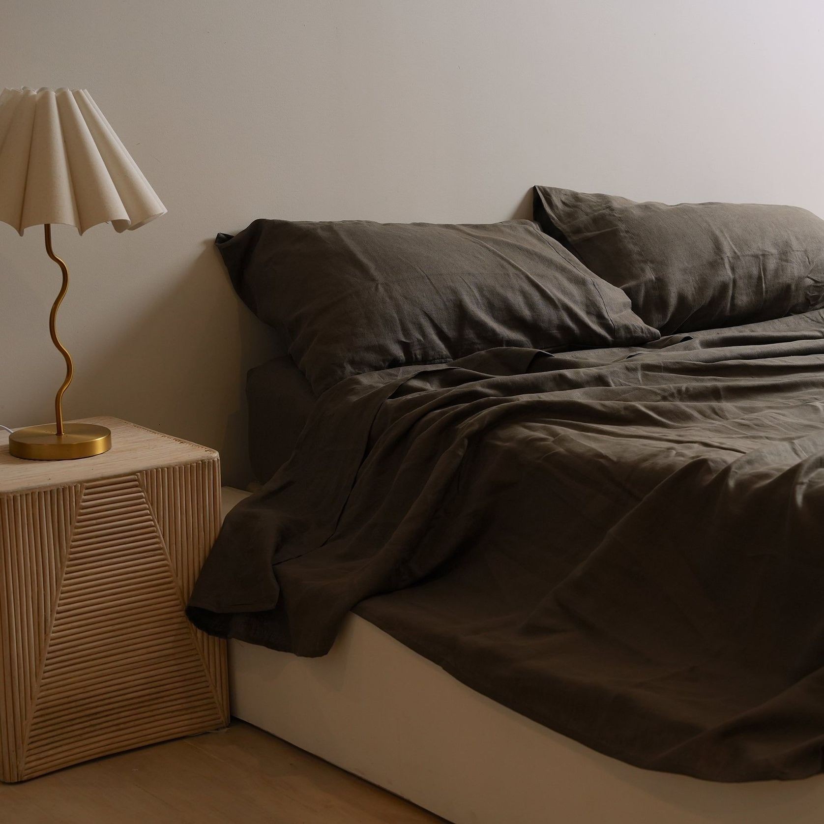 100% French Flax Linen Sheet Set- Deep Moss gallery detail image