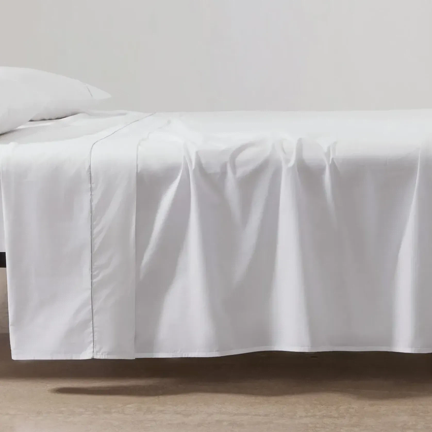 Cotton Percale Flat Sheets with Piping gallery detail image