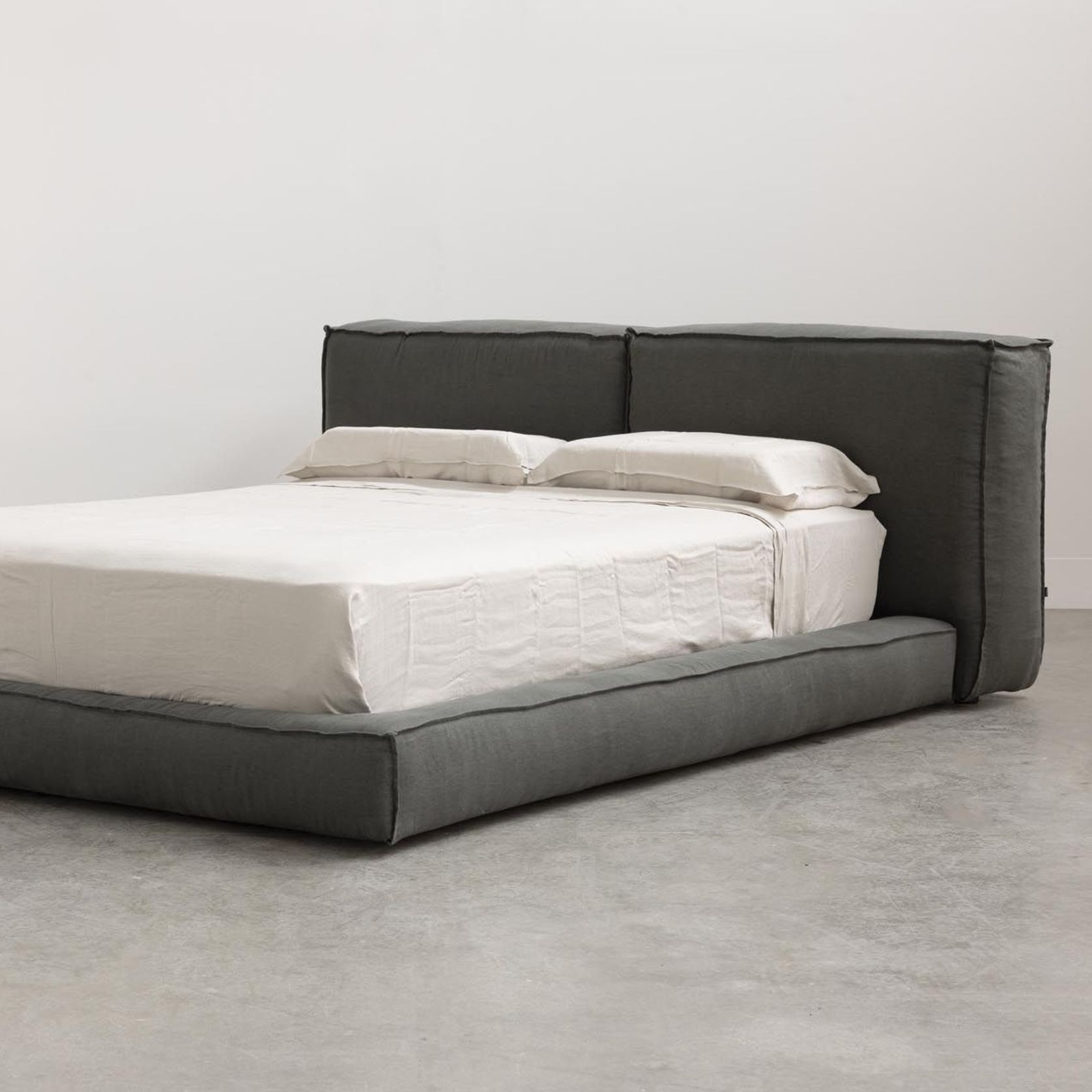 Osca Bed gallery detail image