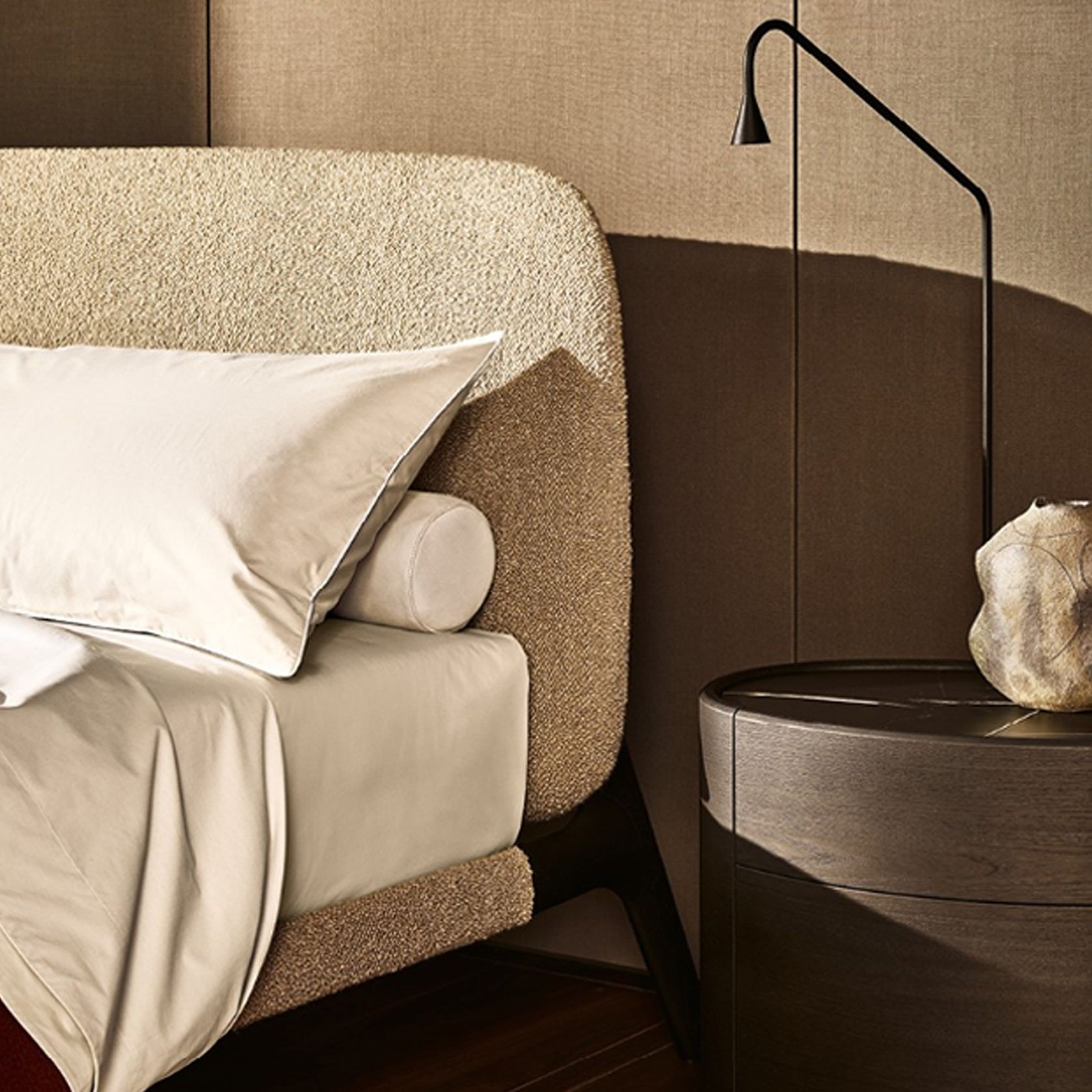 Curve Bed gallery detail image