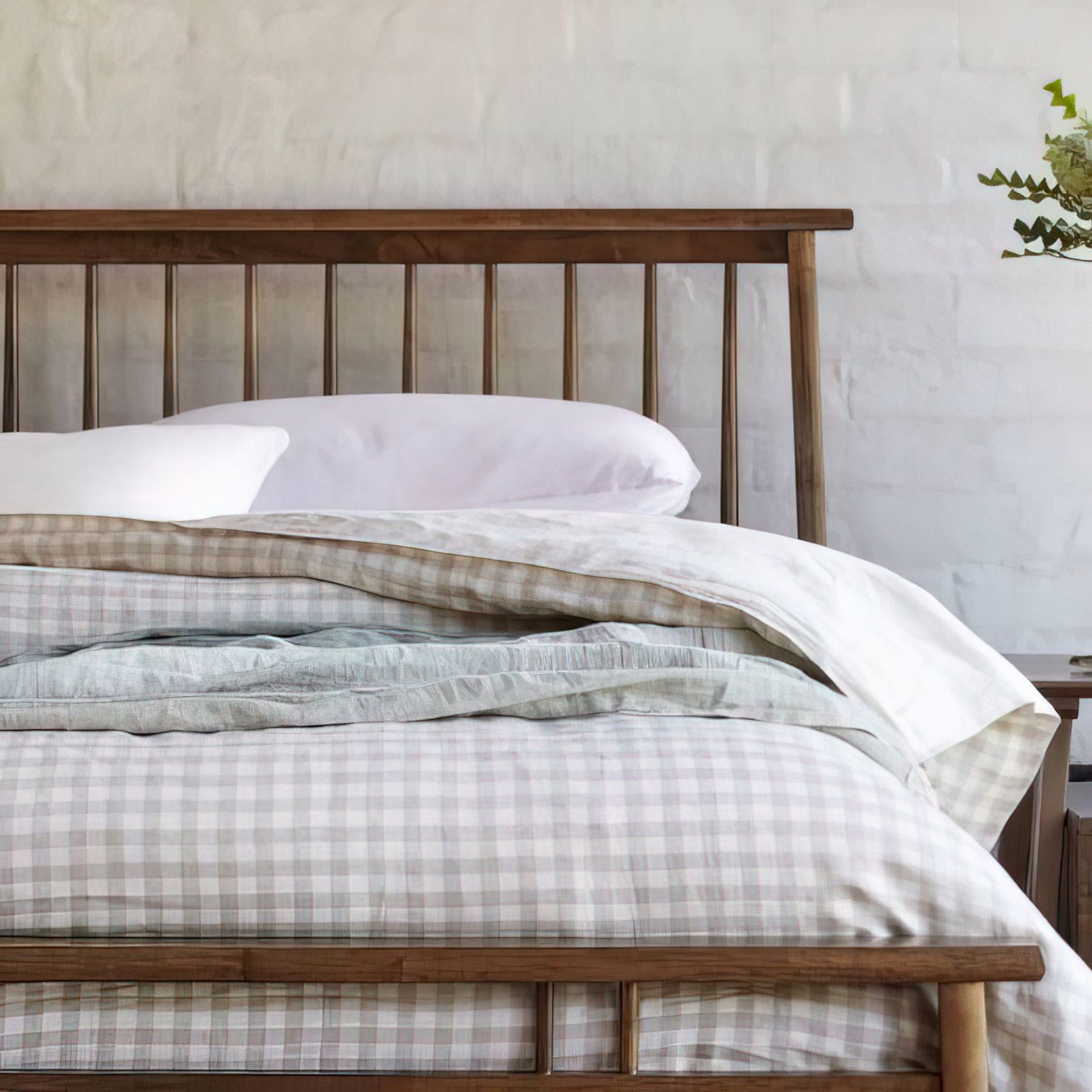 Rome Hardwood King Size Bed Frame | Walnut gallery detail image