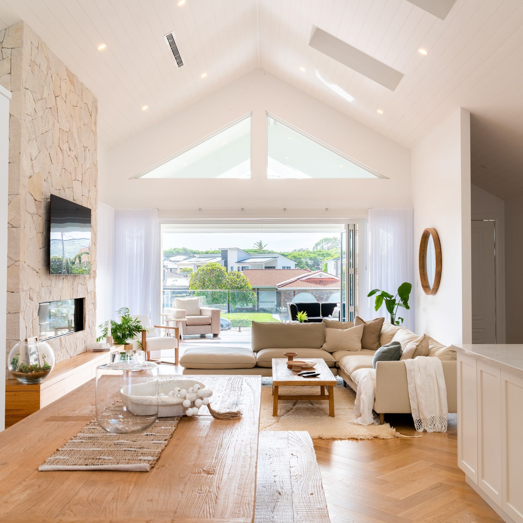 Vantage | Series 548 | Bi-fold Door gallery detail image