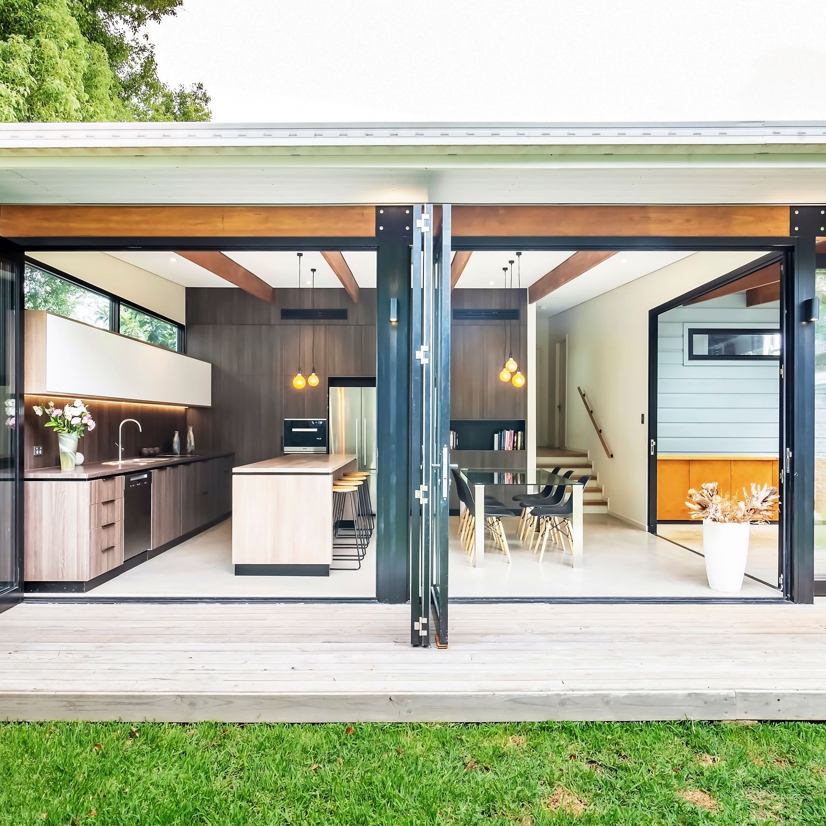 Elevate | Series 411 | Bi-Fold Door (Top Hung) gallery detail image