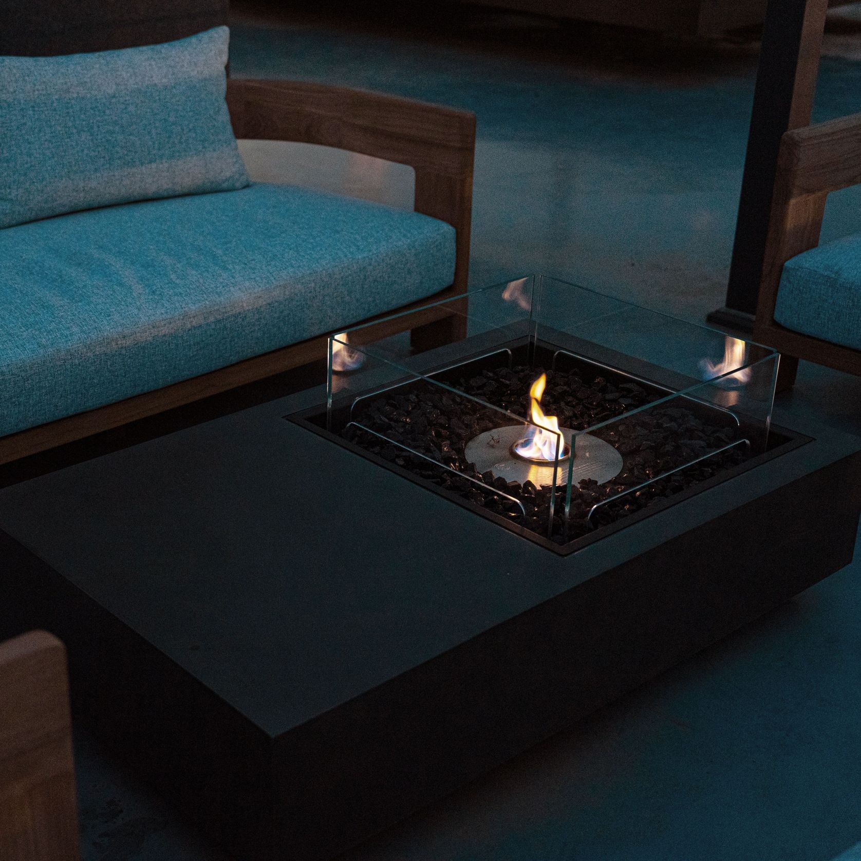 EcoSmart™ Manhattan 50 Compact Ethanol Fire Table gallery detail image