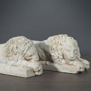 Pair of Italian Lions gallery detail image