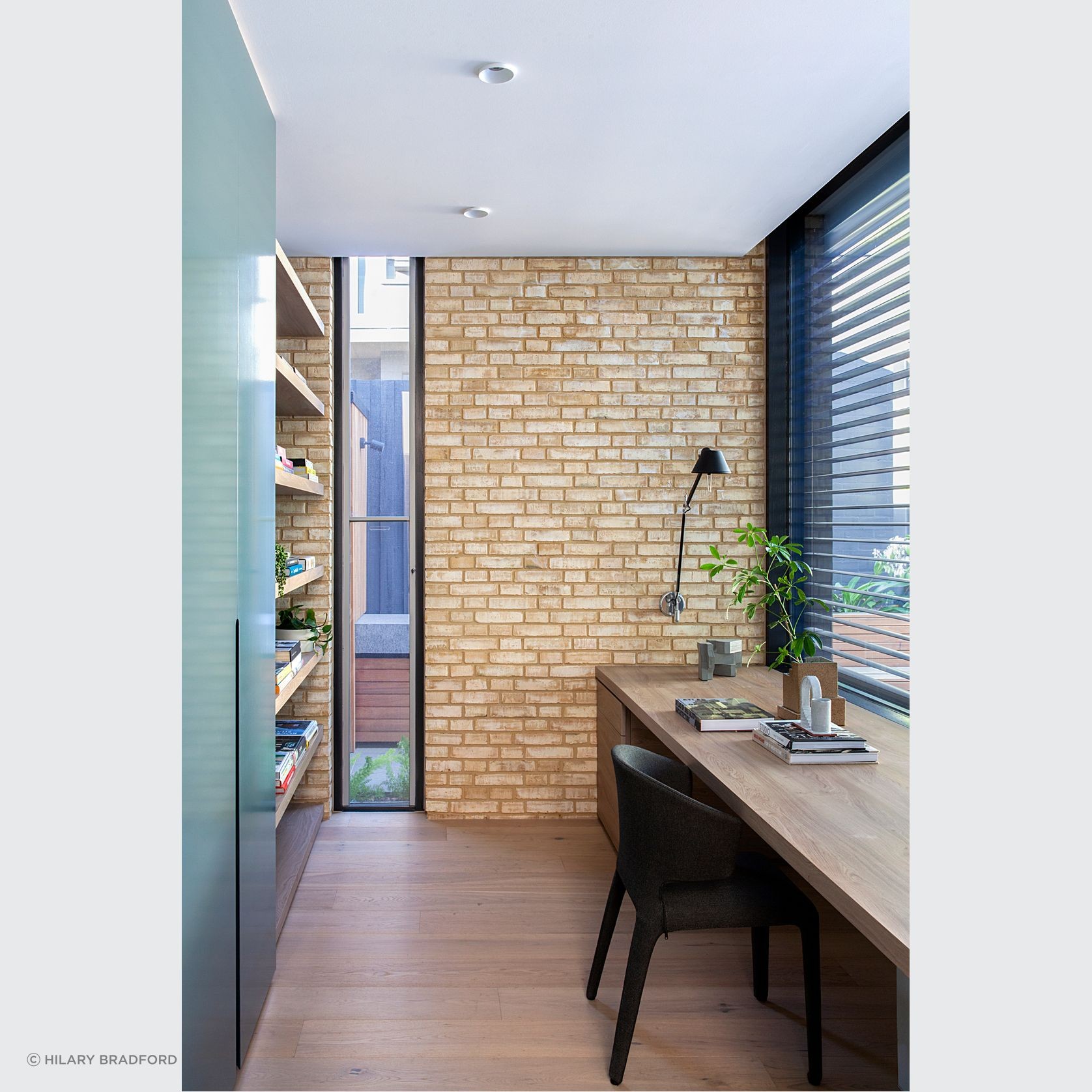 Petersen D71 bricks, Lyall House