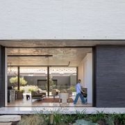 Handmade Petersen Kolumba bricks, Brise House