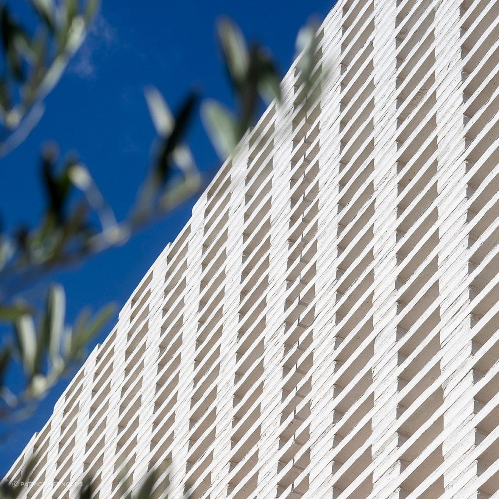 Handmade Petersen K11 bricks, Brise House, brise soleil
