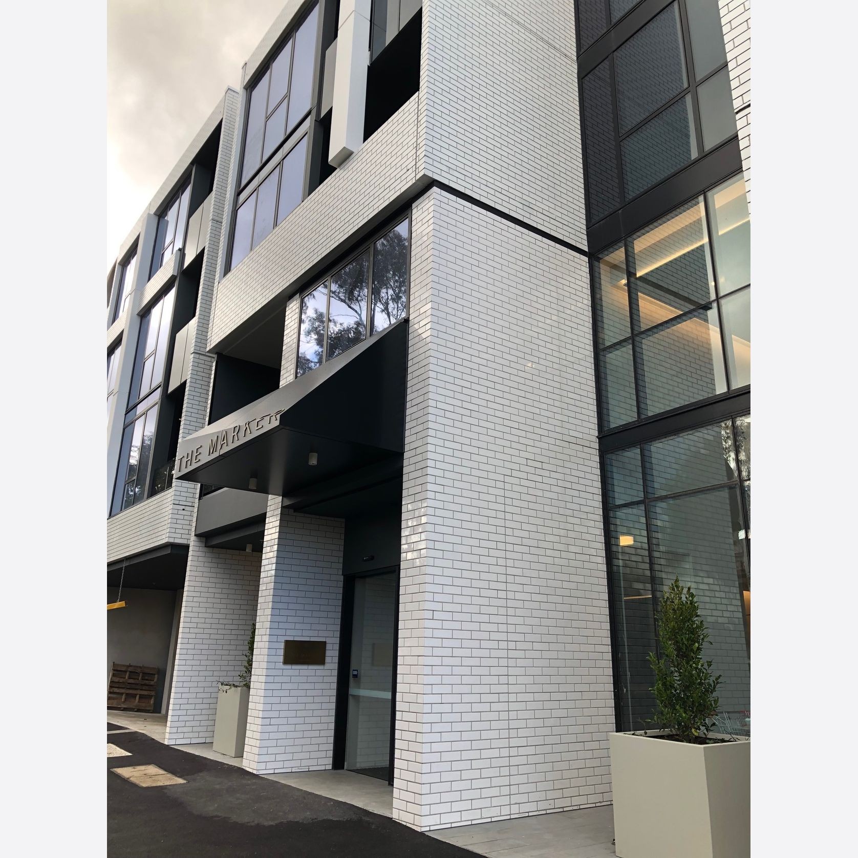 White Glazed brick tiles