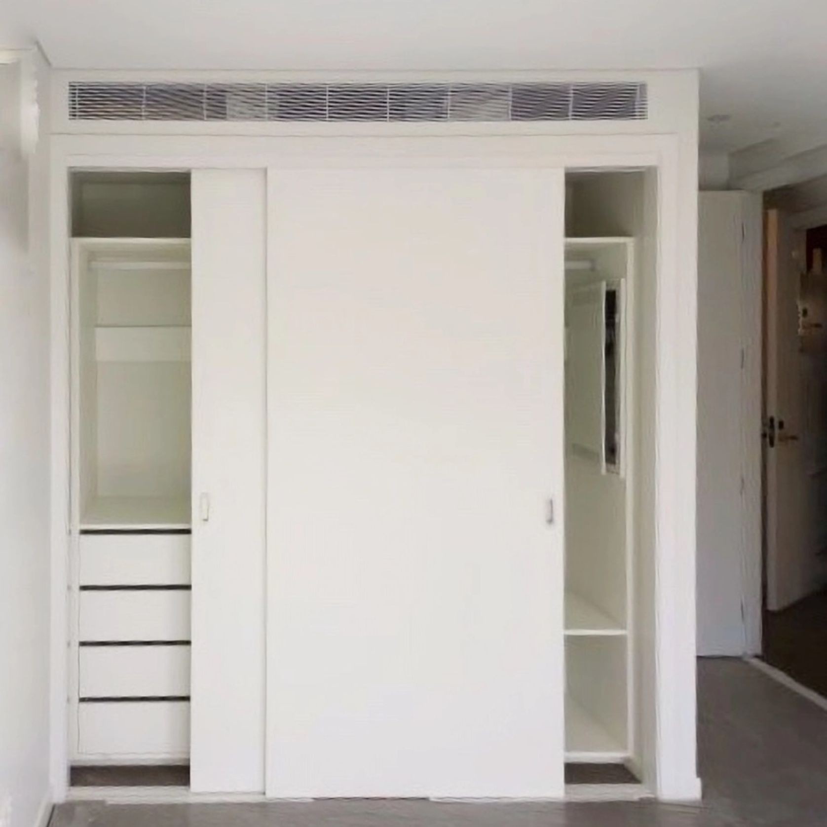 Custom Built In Wardrobe gallery detail image