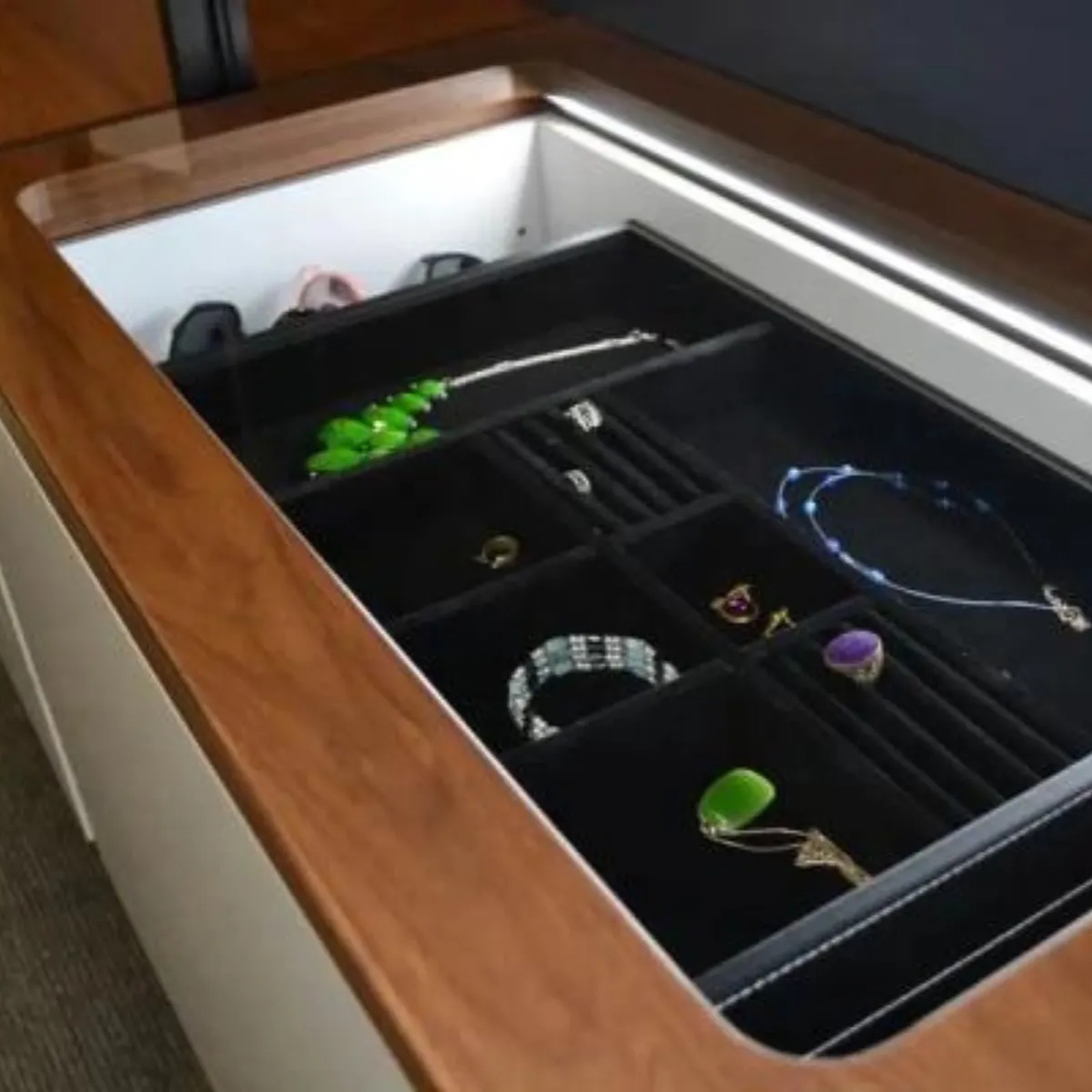 Elite Jewellery Box Display gallery detail image