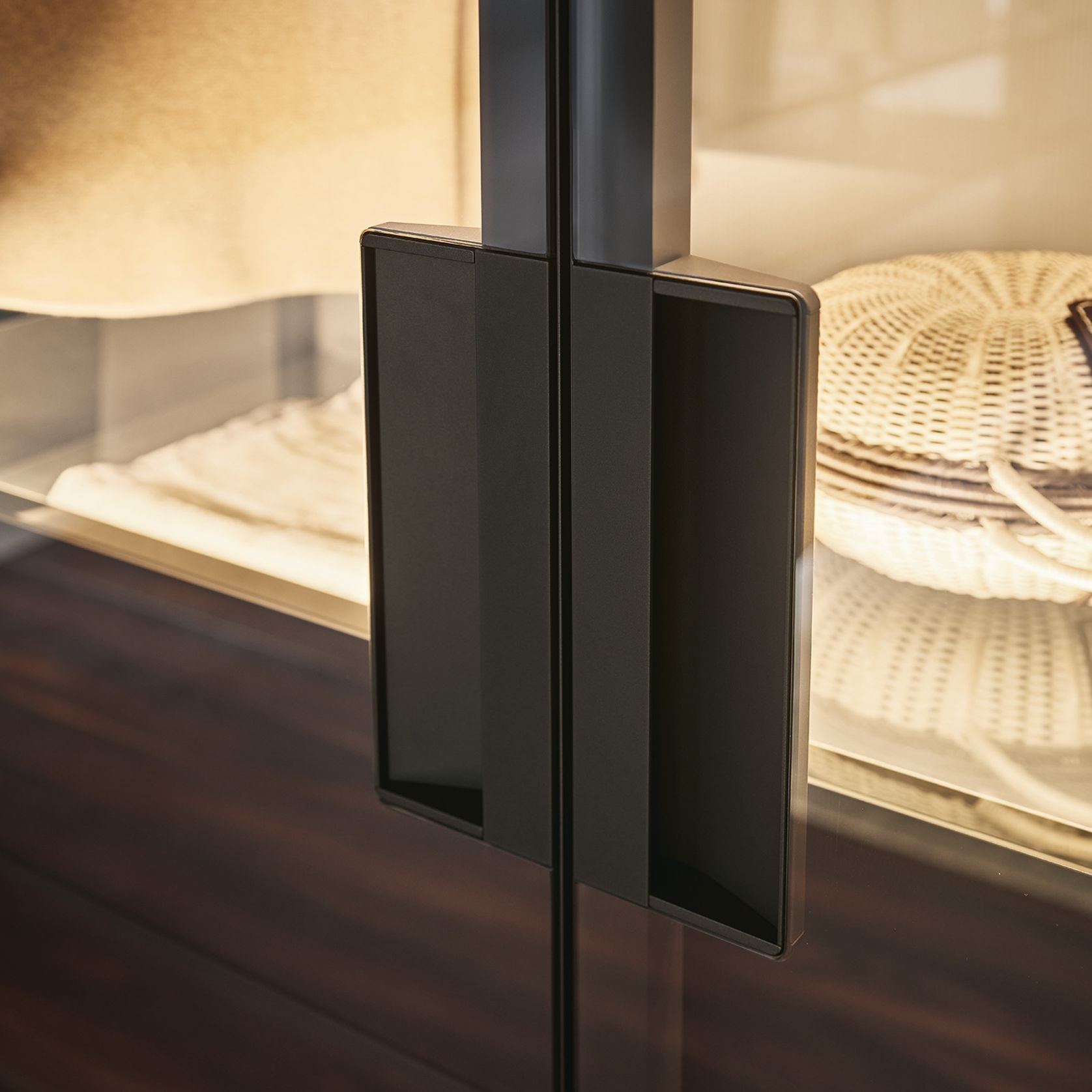 Lexington Walk-in Closet gallery detail image