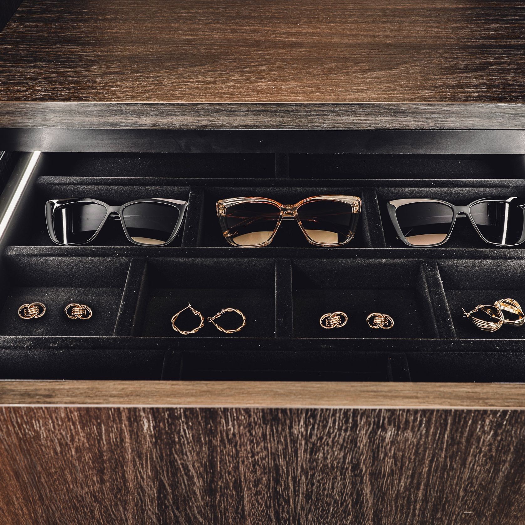 Custom Built In Wardrobe Systems gallery detail image