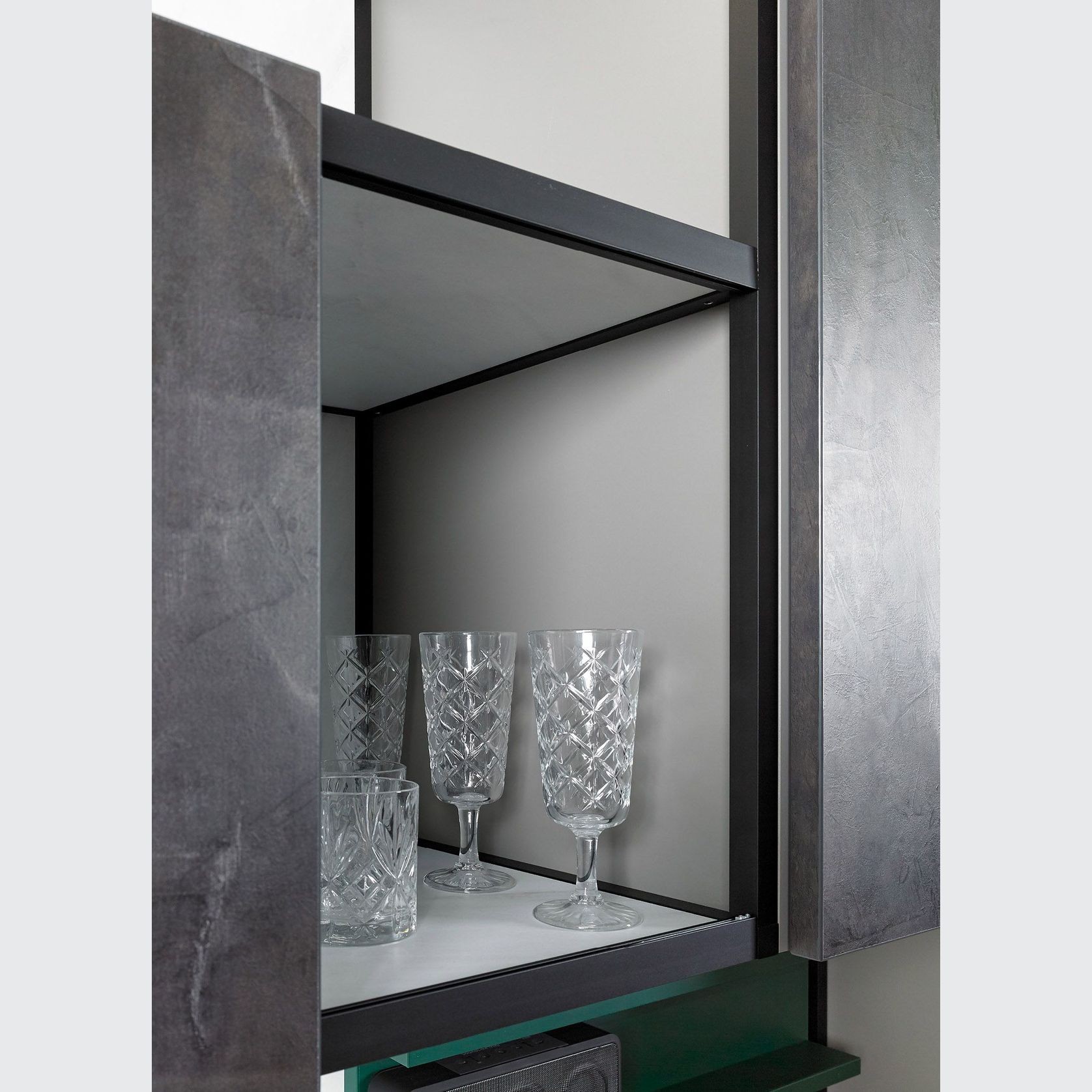 Cadro | Aluminium framing system gallery detail image