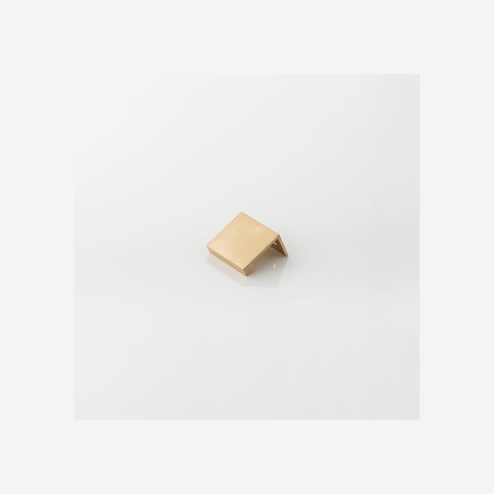 Joseph Giles Cube Edge Pull gallery detail image