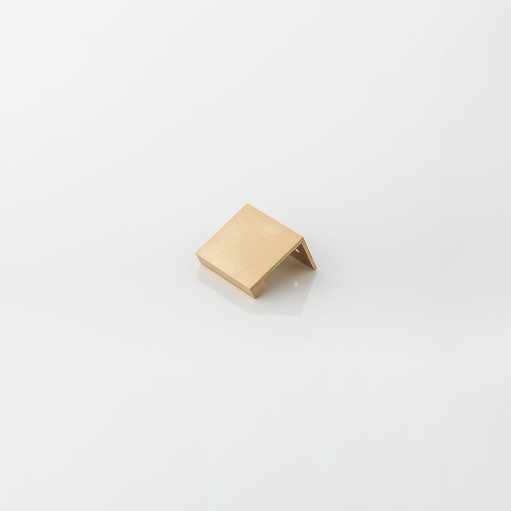Joseph Giles Cube Edge Pull gallery detail image