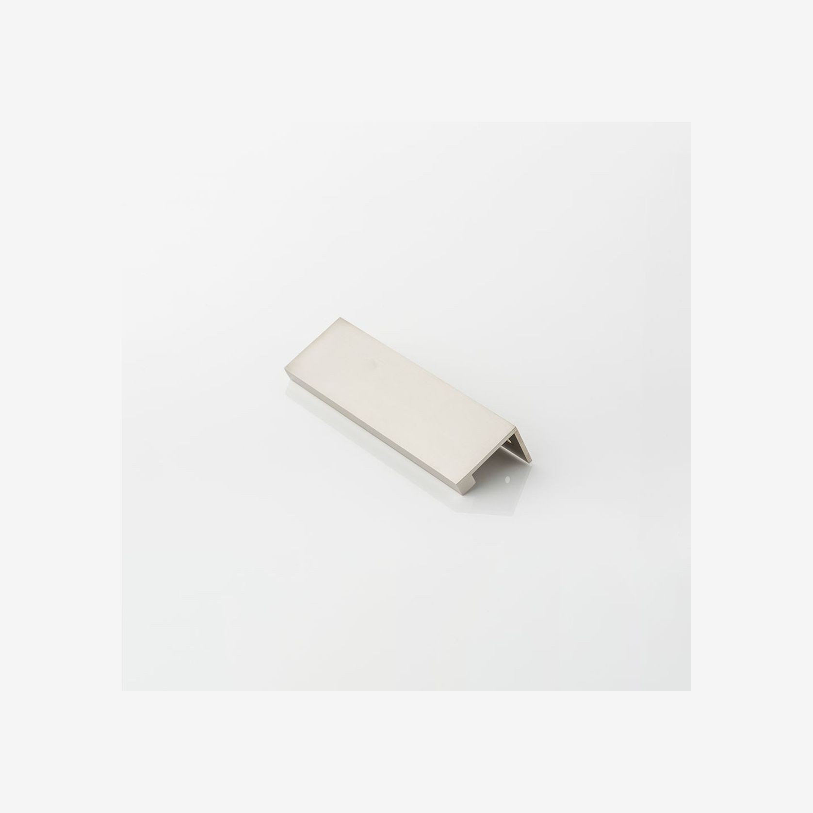 Joseph Giles Cube Edge Pull gallery detail image