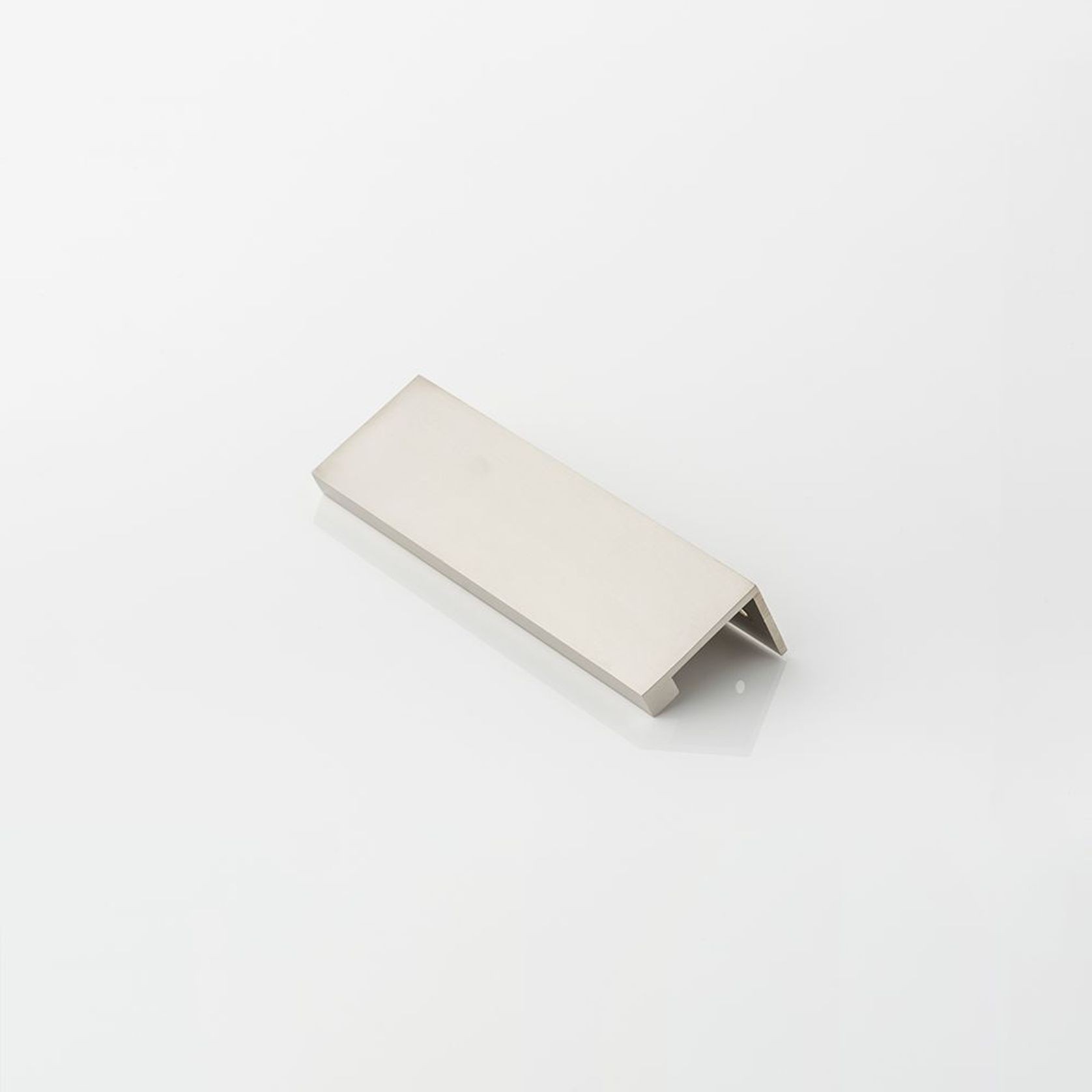 Joseph Giles Cube Edge Pull gallery detail image