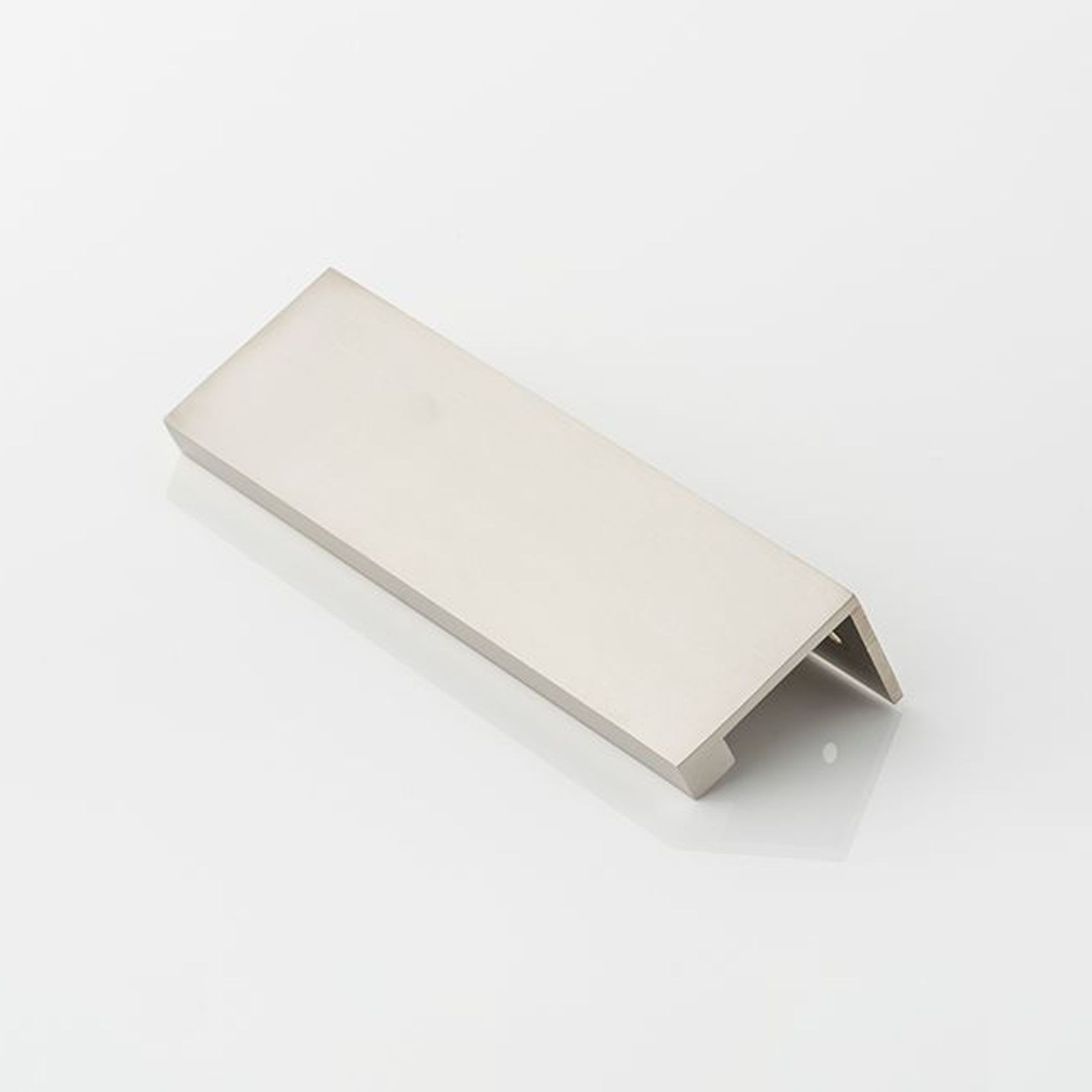 Joseph Giles Cube Edge Pull gallery detail image