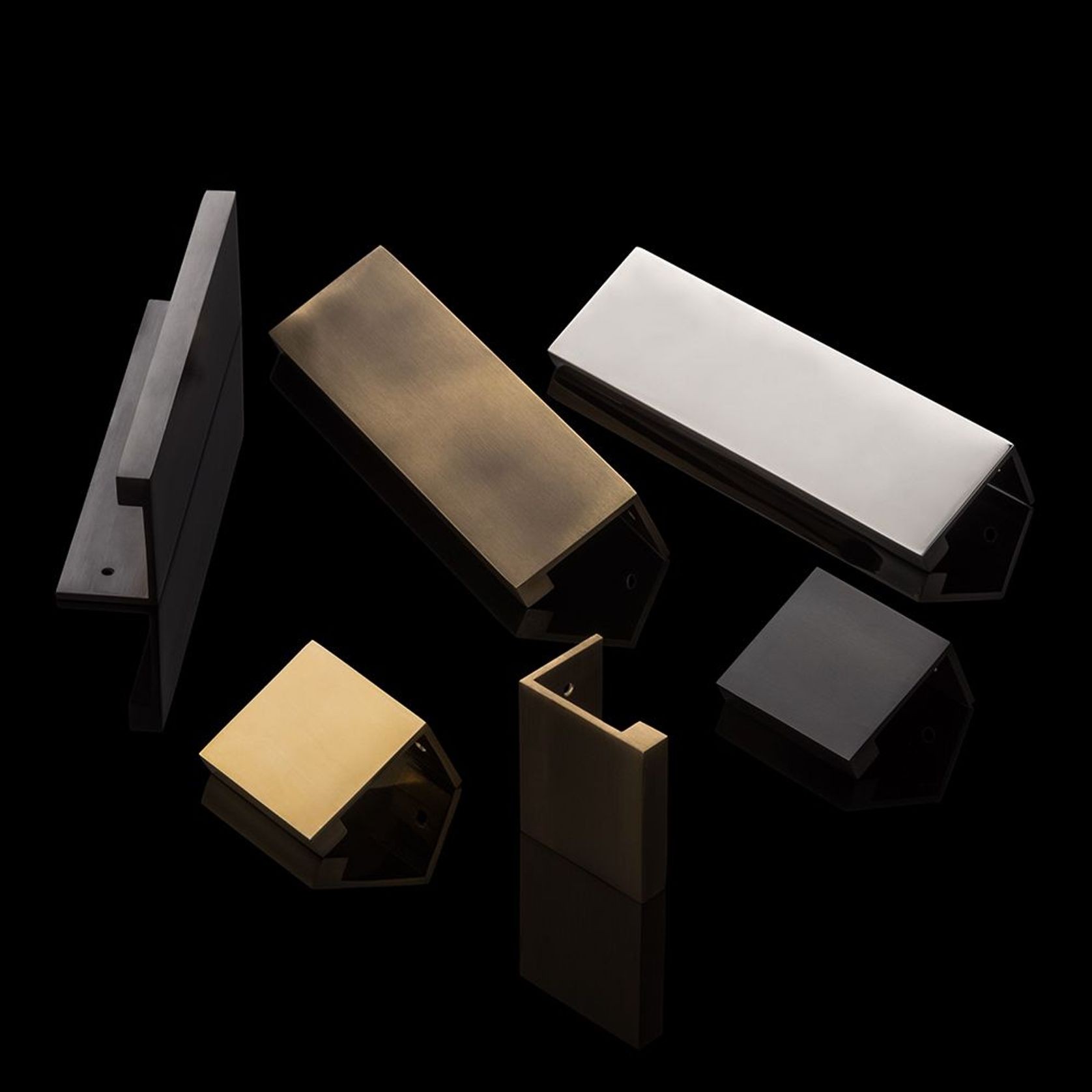Joseph Giles Cube Edge Pull gallery detail image