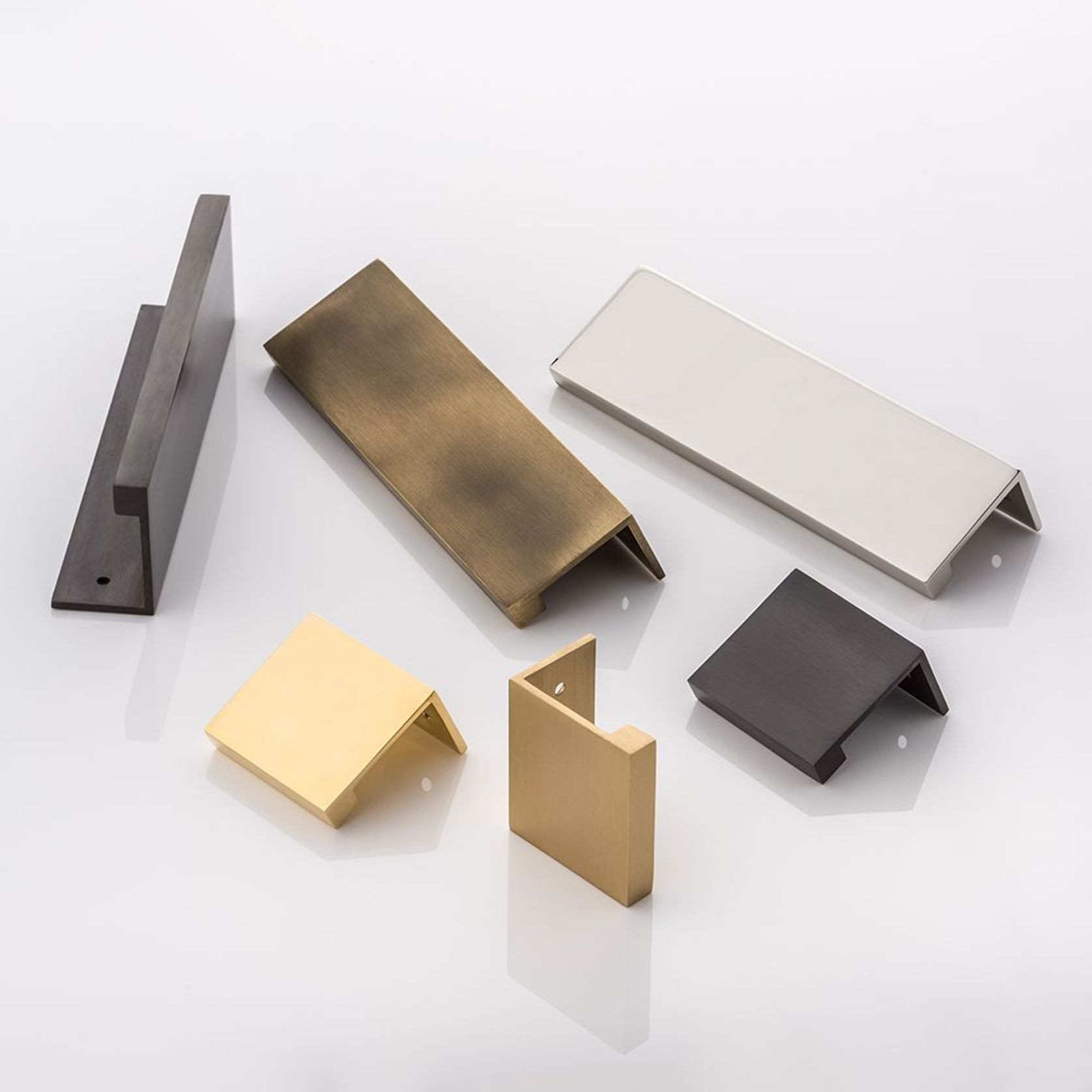 Joseph Giles Cube Edge Pull gallery detail image