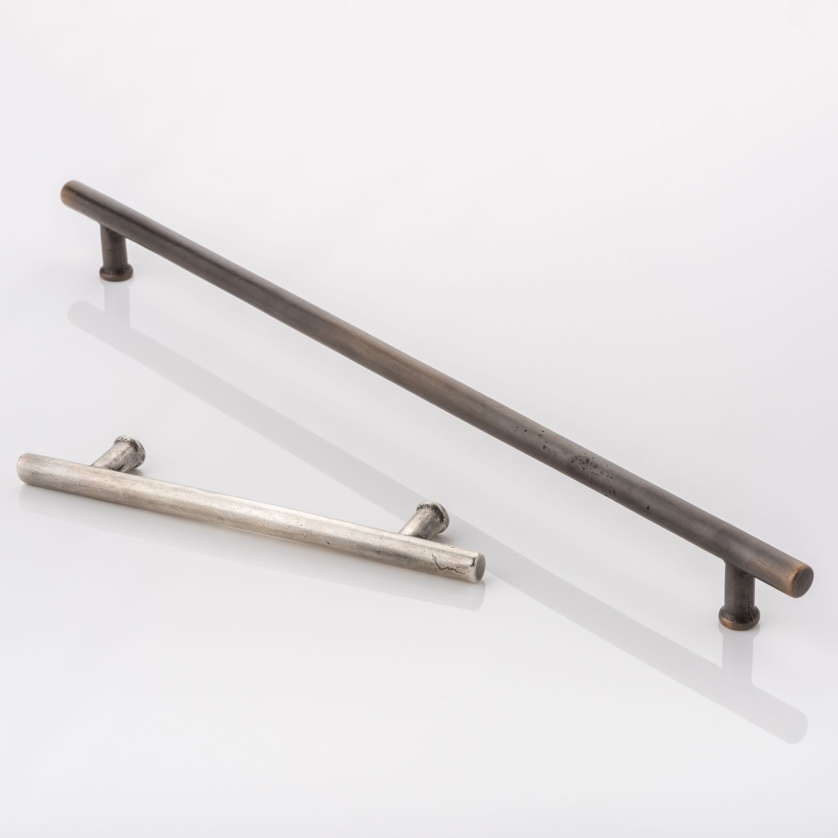 Joseph Giles Organo Bronze Cabinet Hardware gallery detail image