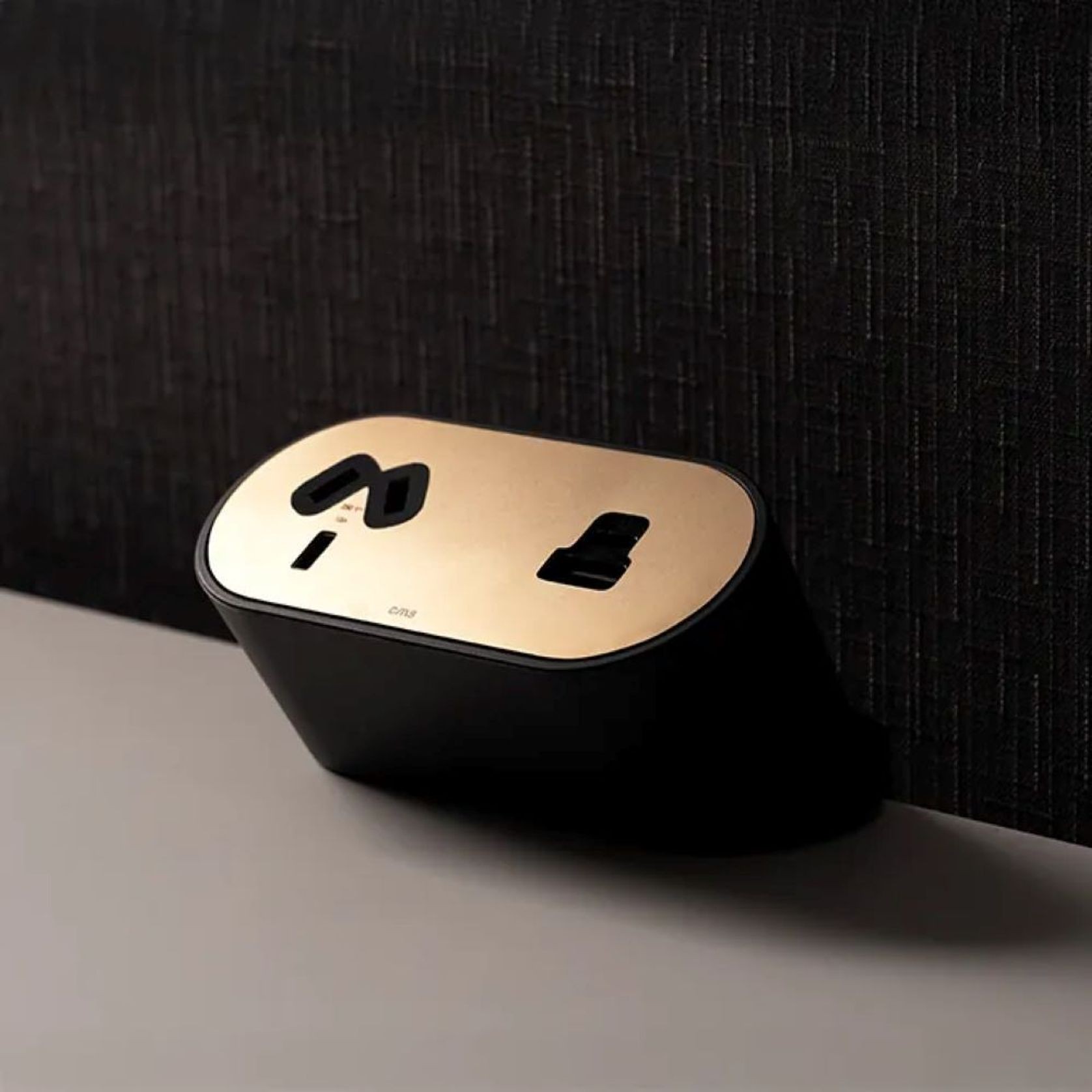 Euca Desk Power gallery detail image