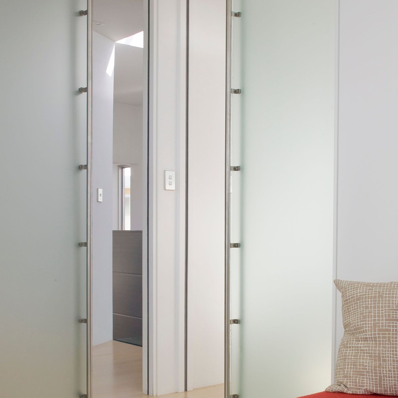 FramelessGlass Cavity Slider gallery detail image