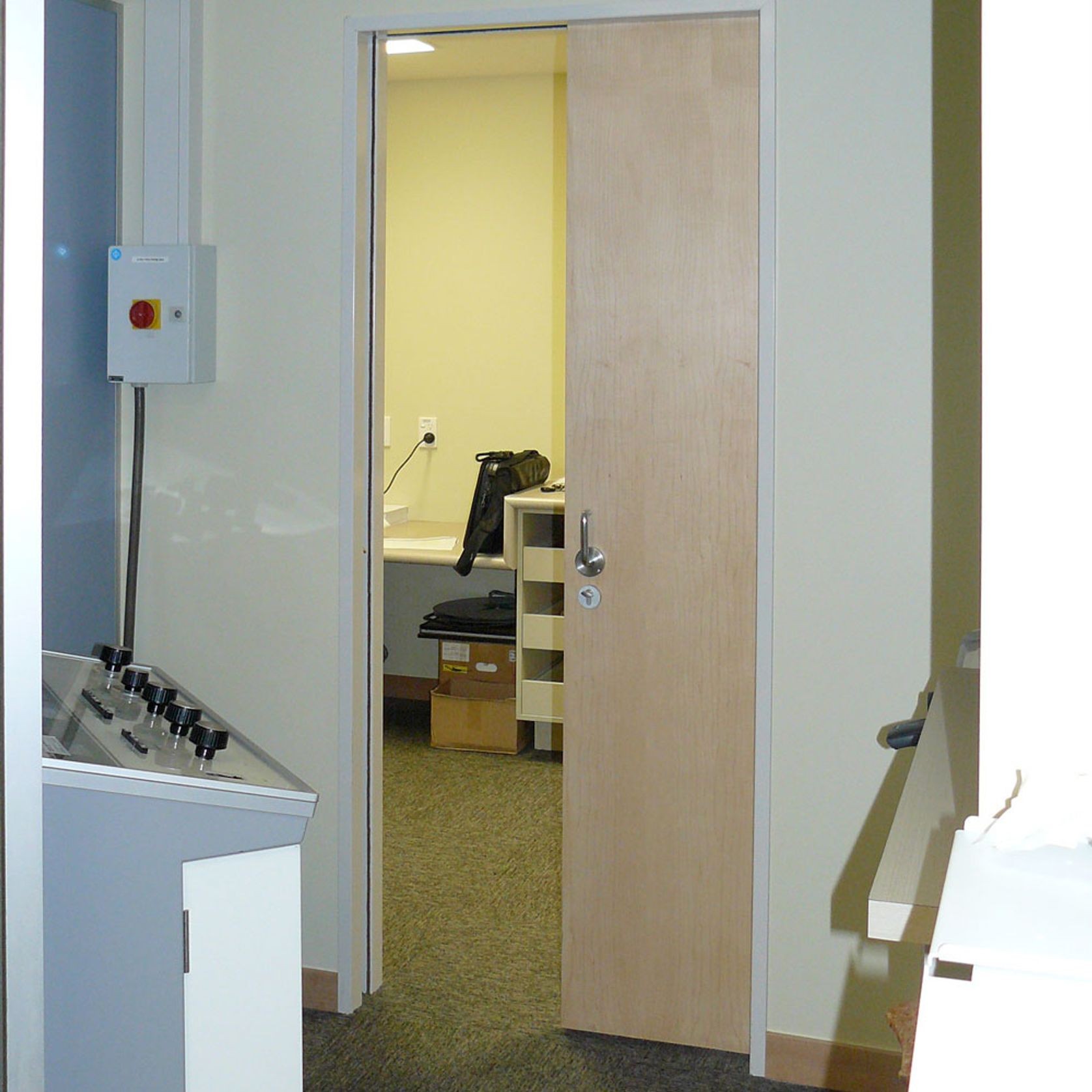 X-Ray Barrier Cavity Slider gallery detail image