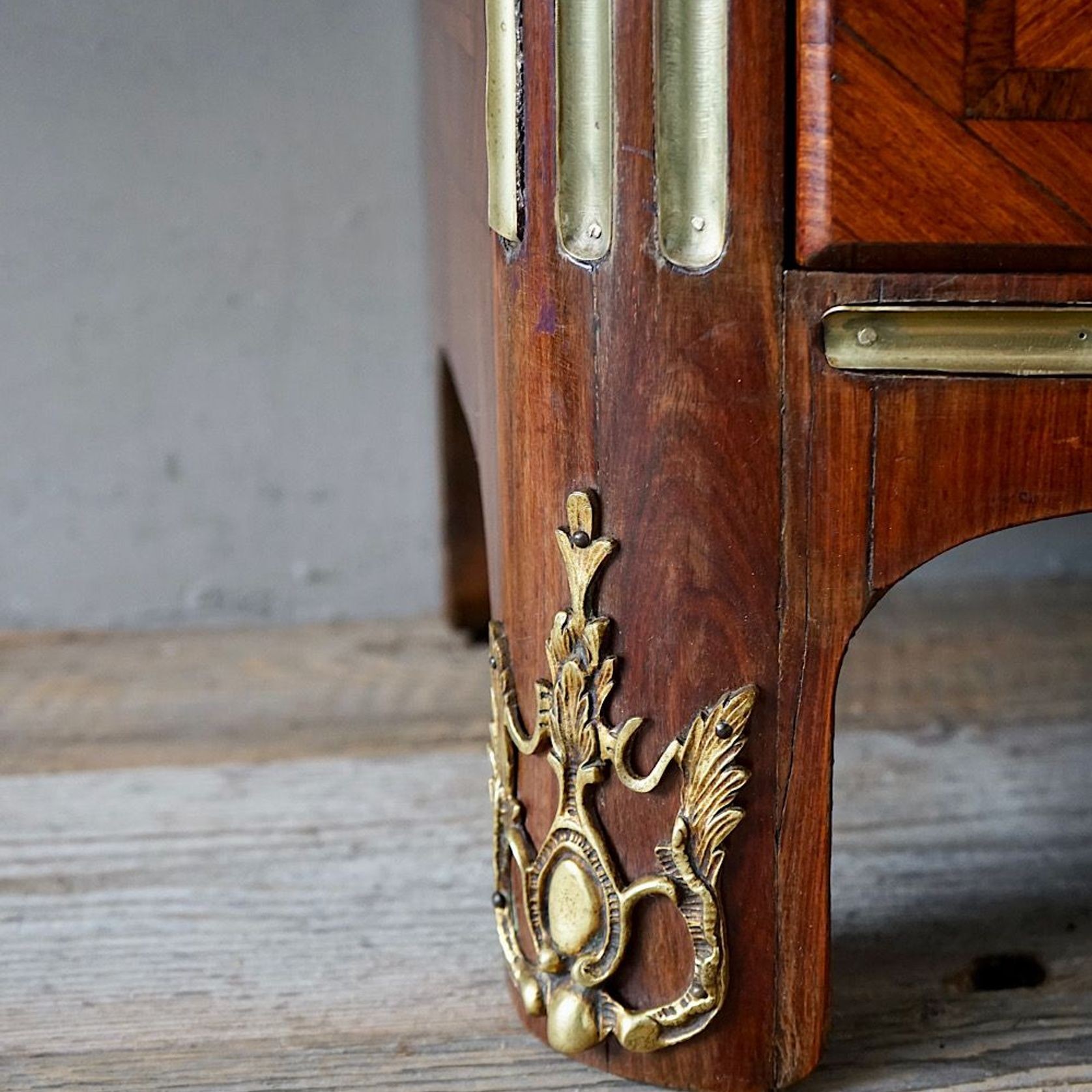 French Régence Marquetry Commode gallery detail image