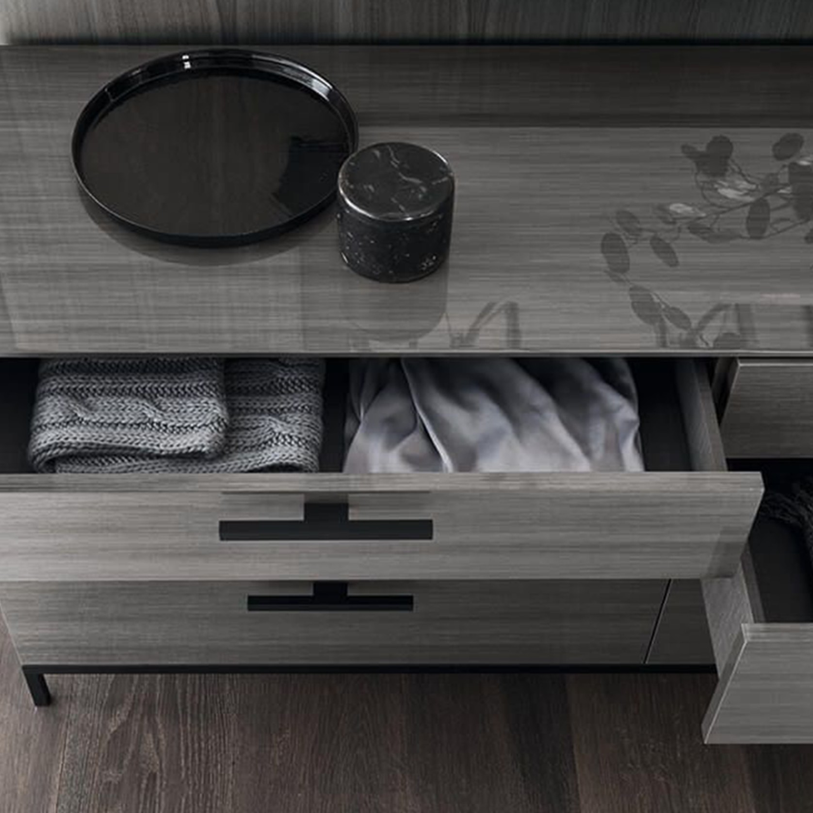 Novecento Bedroom Dresser by Alf Italia gallery detail image