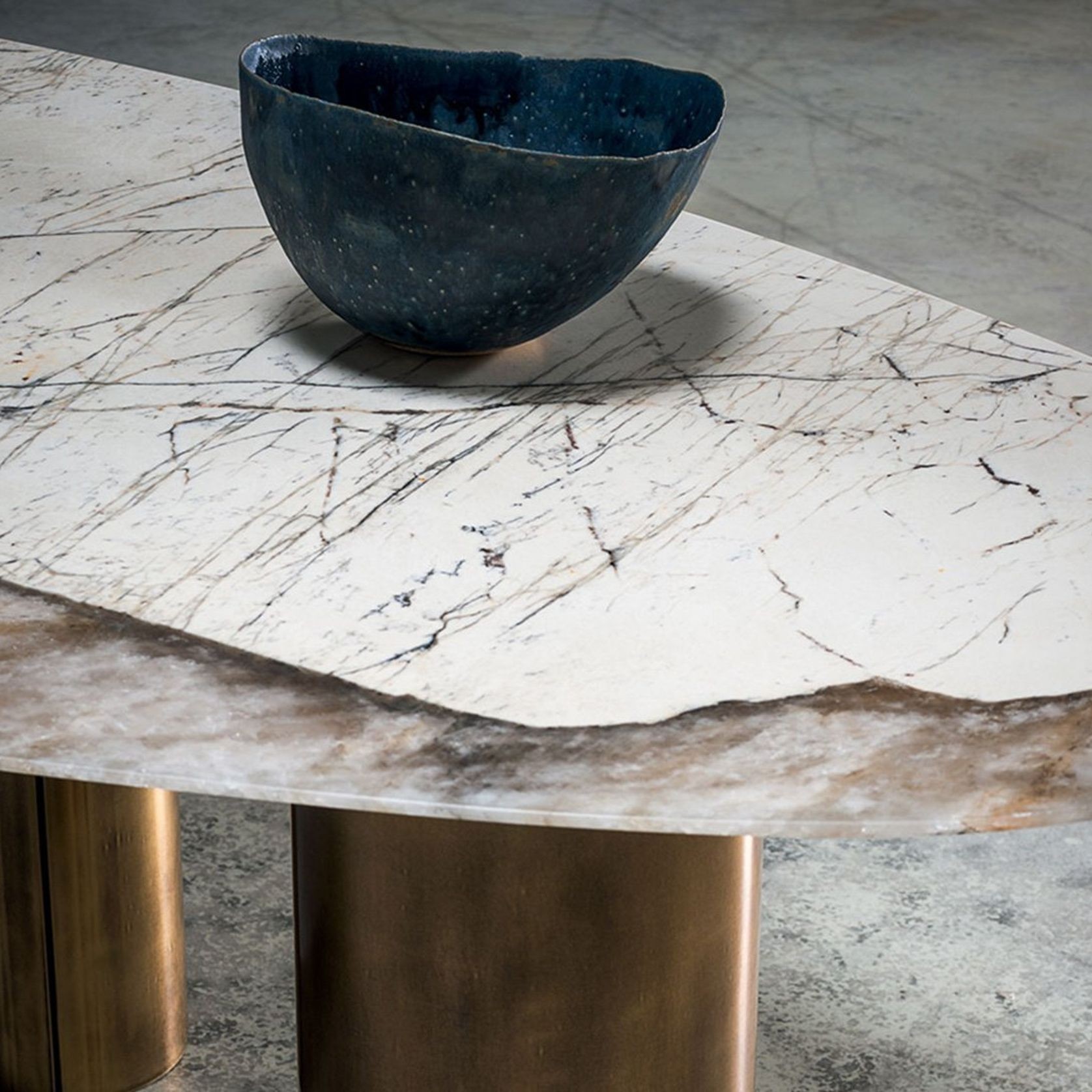 Lagos | Table gallery detail image