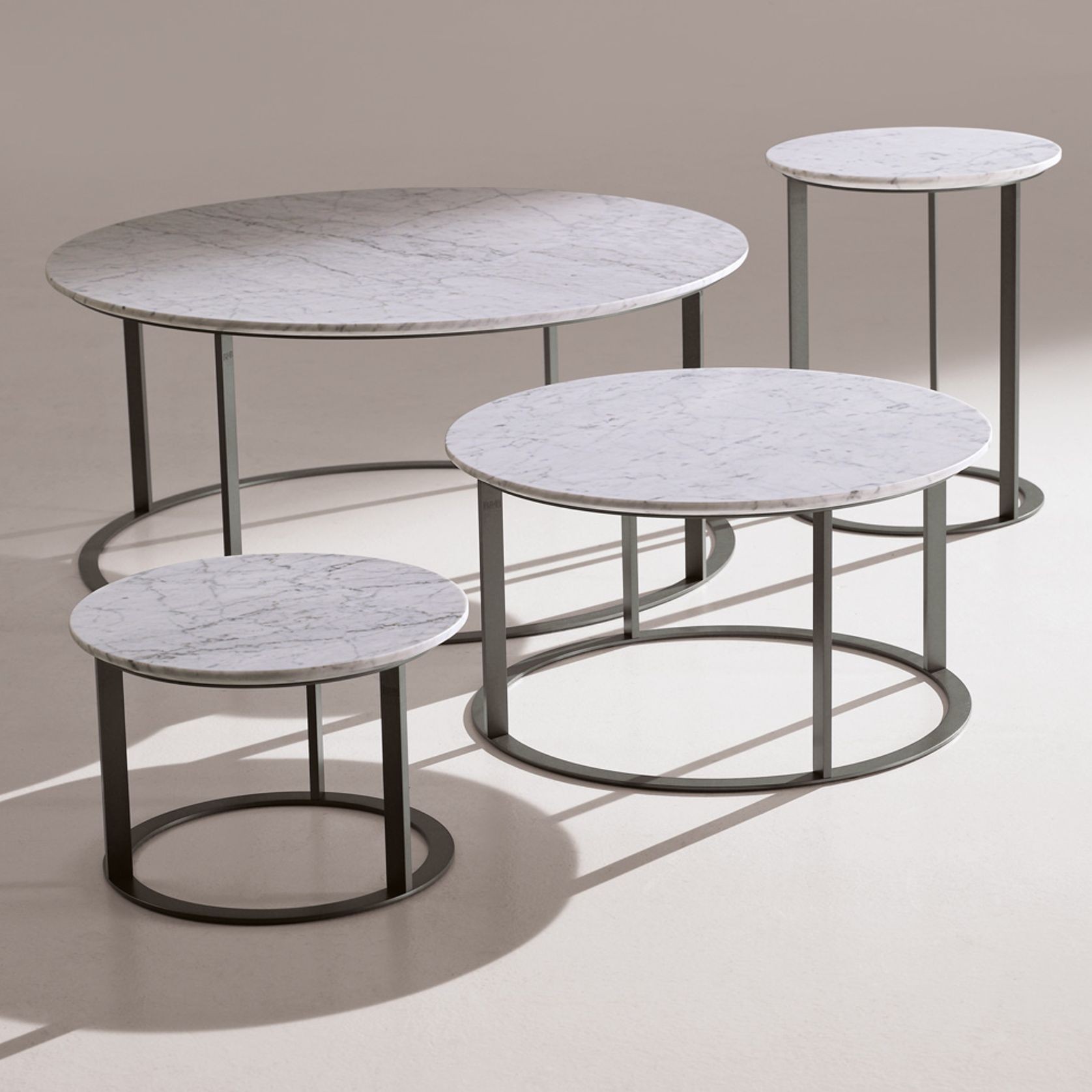 Mera | Tables gallery detail image