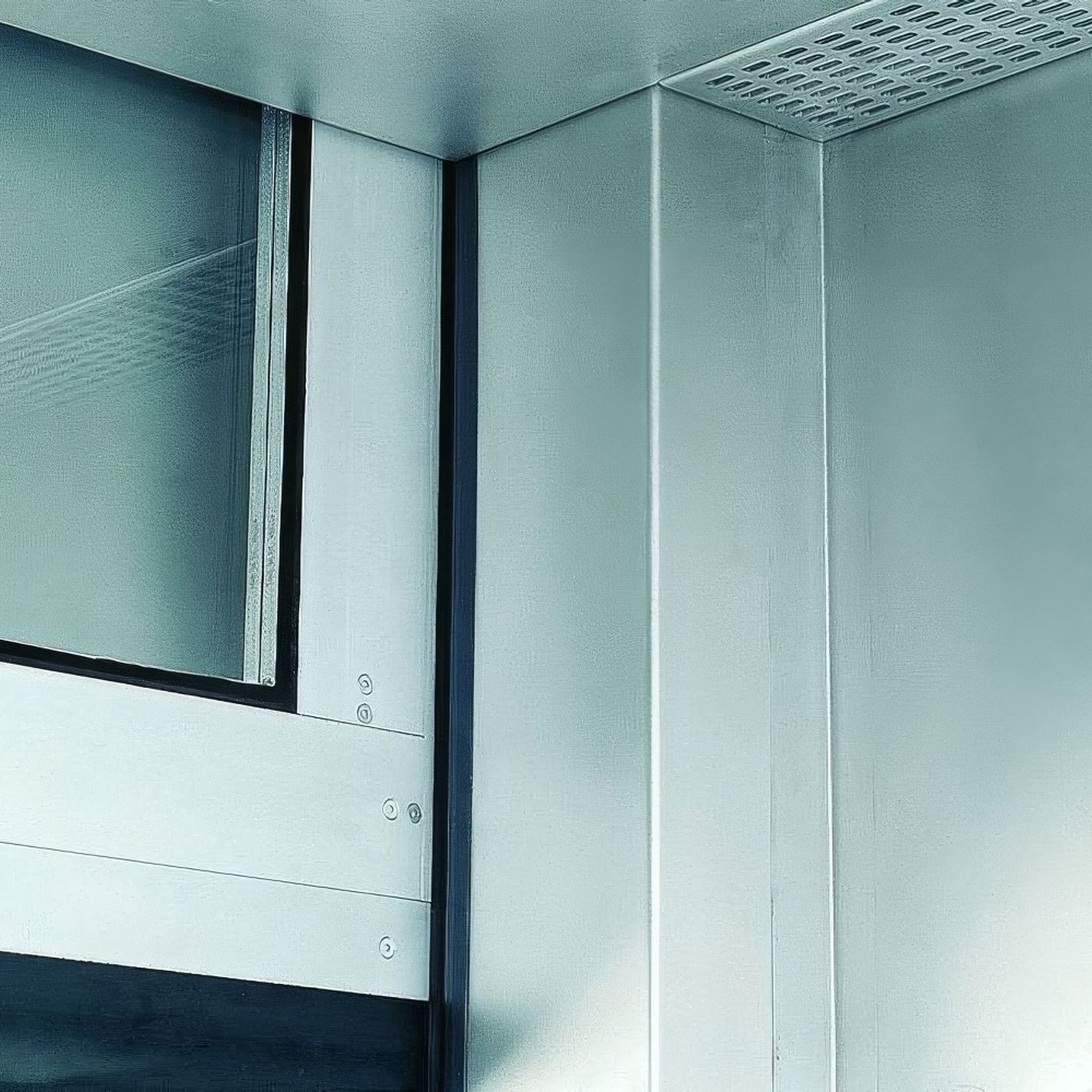 Vertical EFA-HVS® CR door gallery detail image