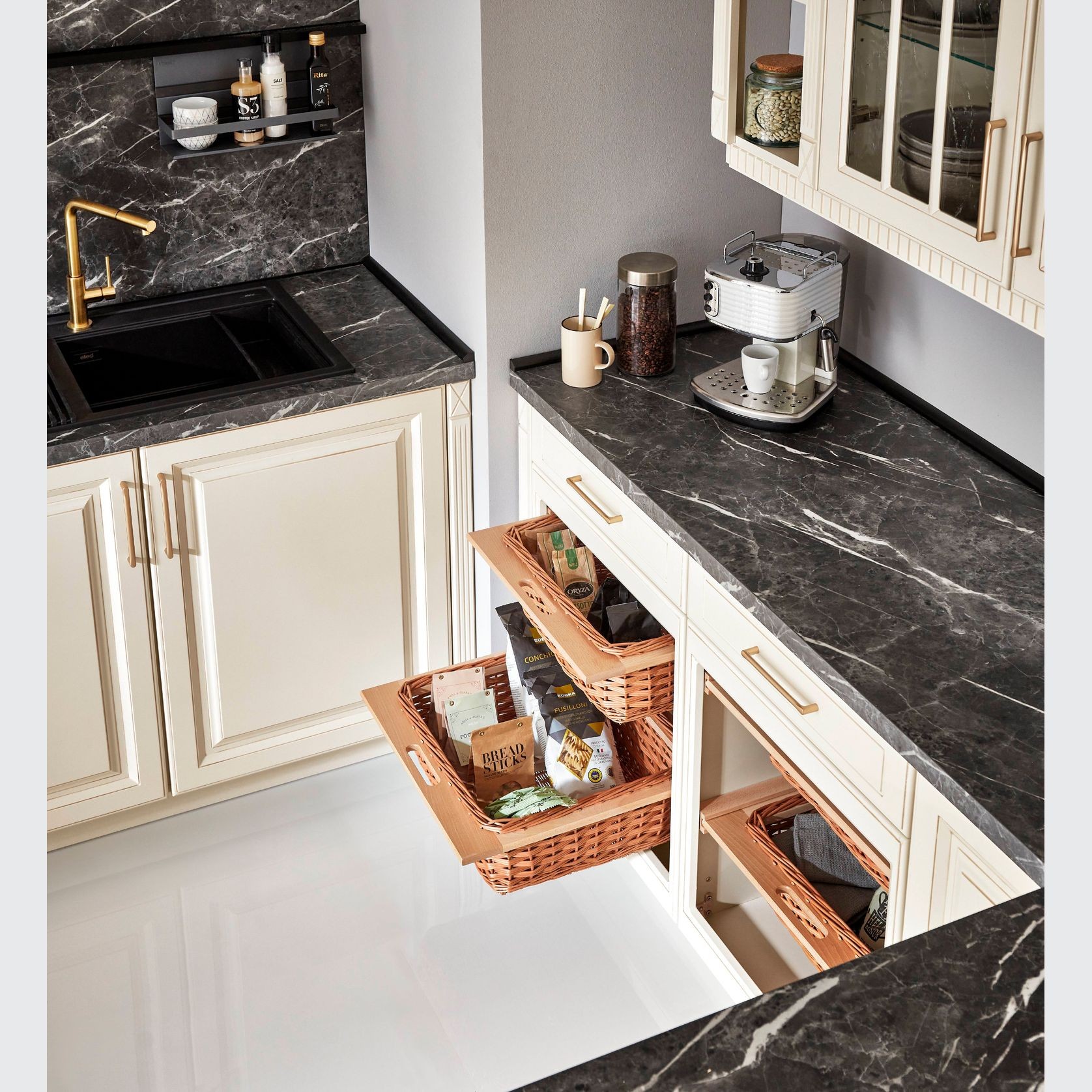 Castello Traditional Kitchen Cabinetry gallery detail image