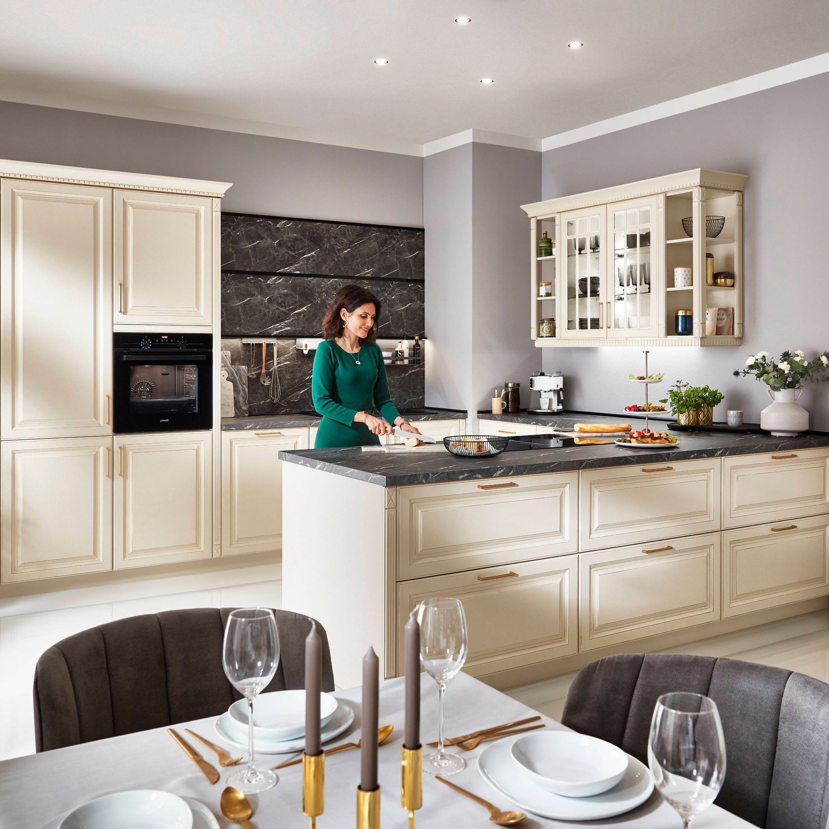 Castello Traditional Kitchen Cabinetry gallery detail image