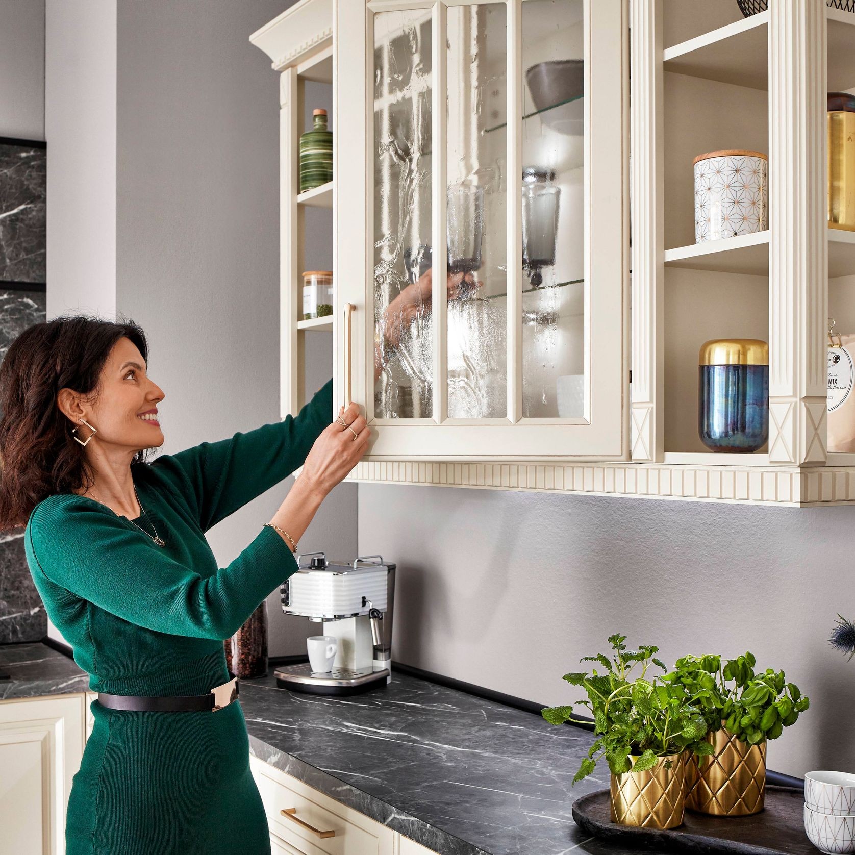 Castello Traditional Kitchen Cabinetry gallery detail image