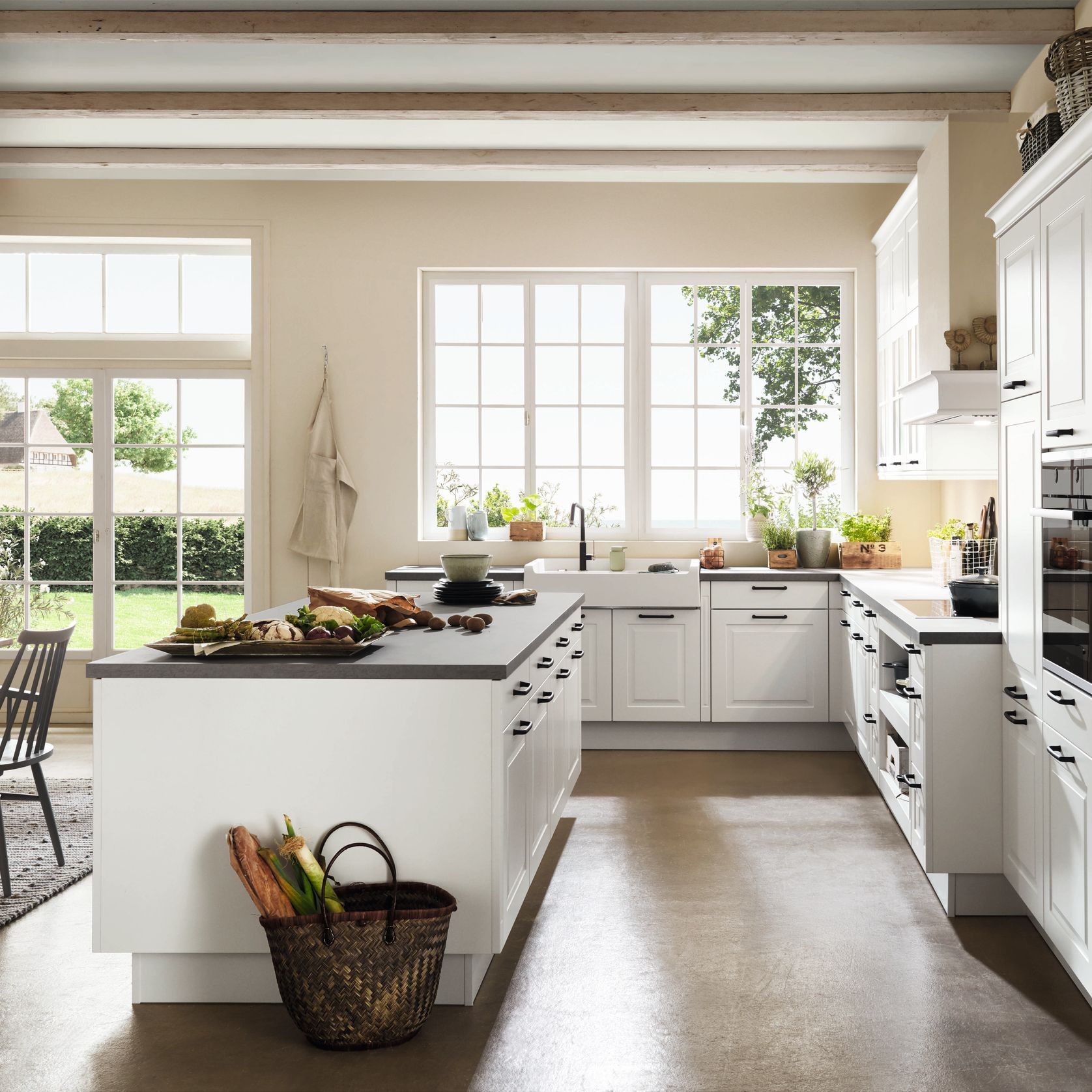 Sylt Traditional Lacquered Kitchen Cabinetry gallery detail image