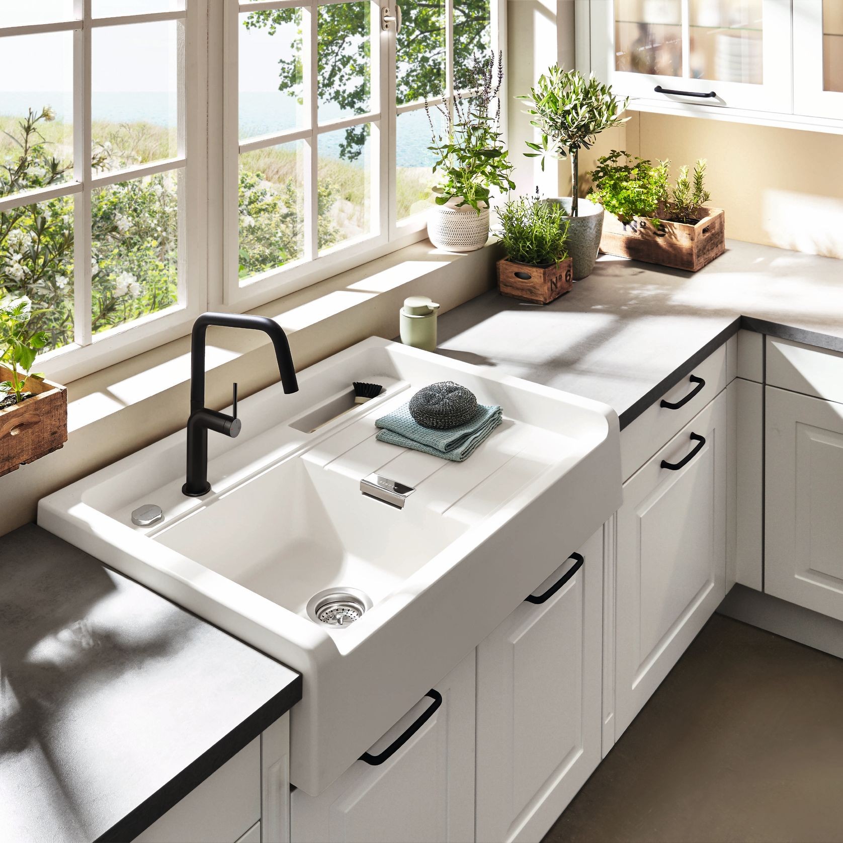 Sylt Traditional Lacquered Kitchen Cabinetry gallery detail image