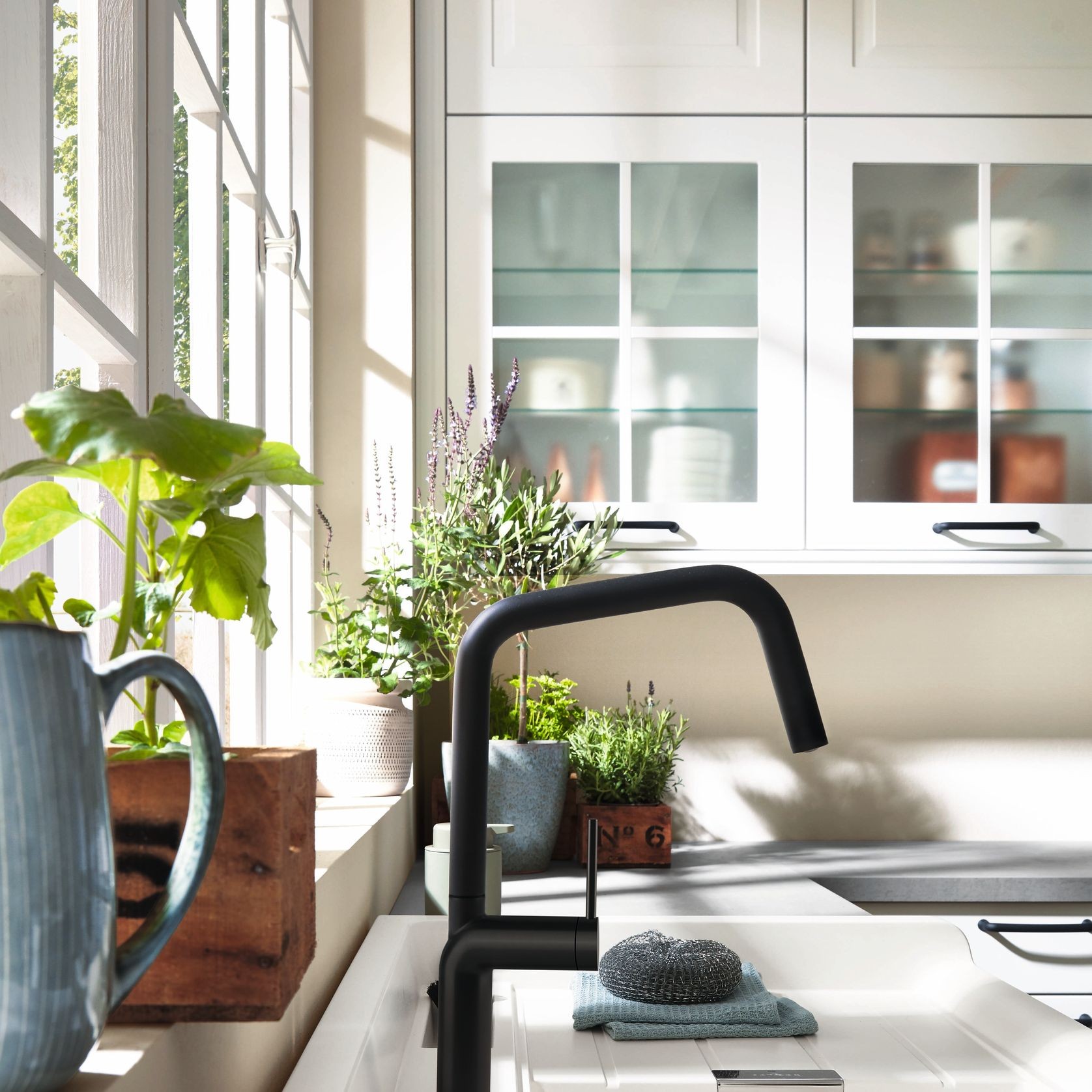 Sylt Traditional Lacquered Kitchen Cabinetry gallery detail image