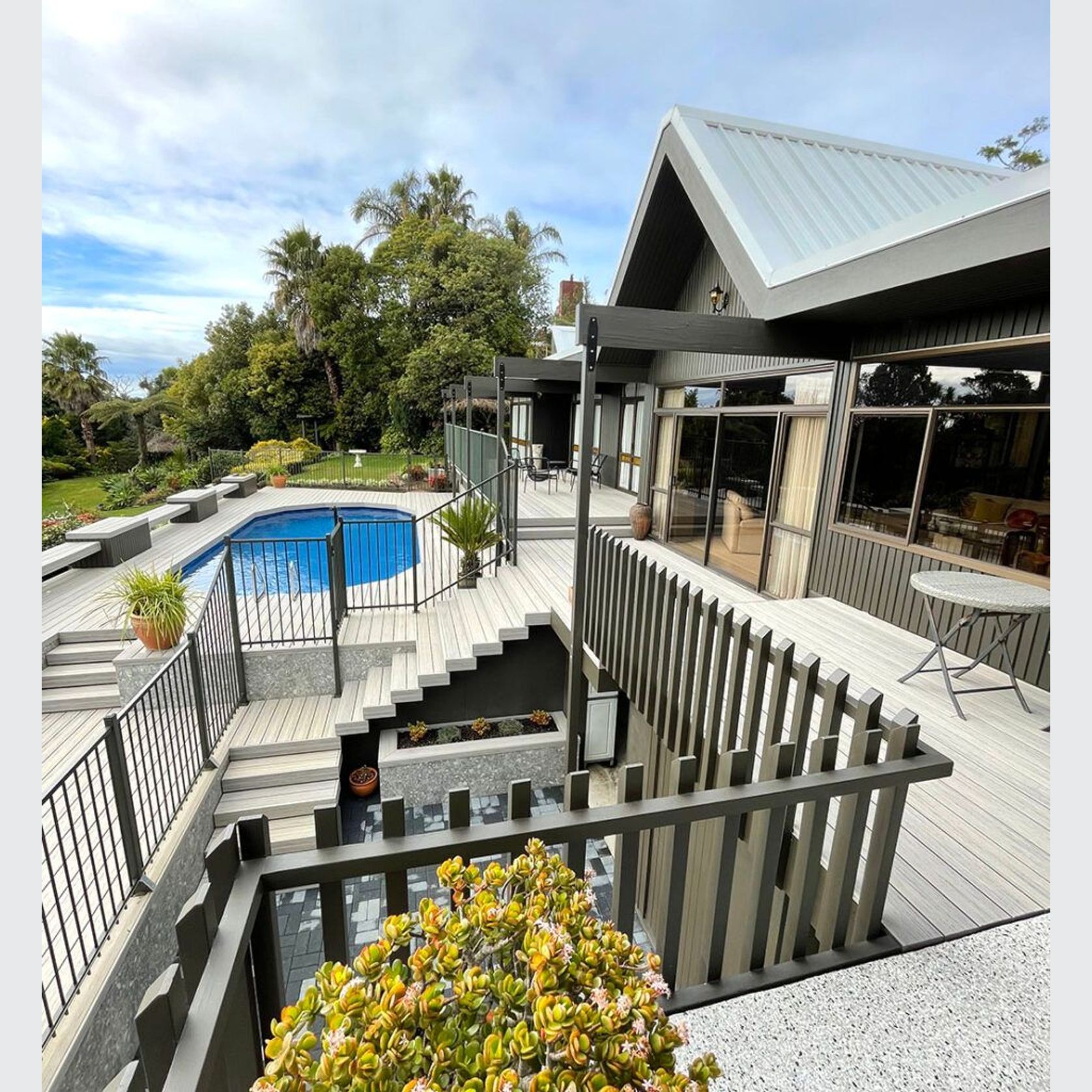 Deckorators® Voyage™ Composite Decking gallery detail image