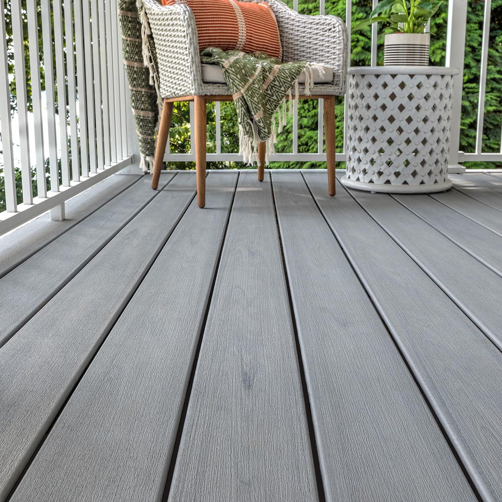 Trex® Transcend Lineage Composite Decking gallery detail image