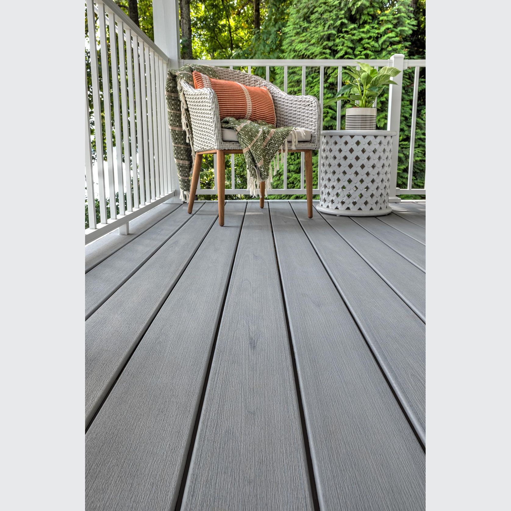 Trex® Transcend Lineage Composite Decking gallery detail image