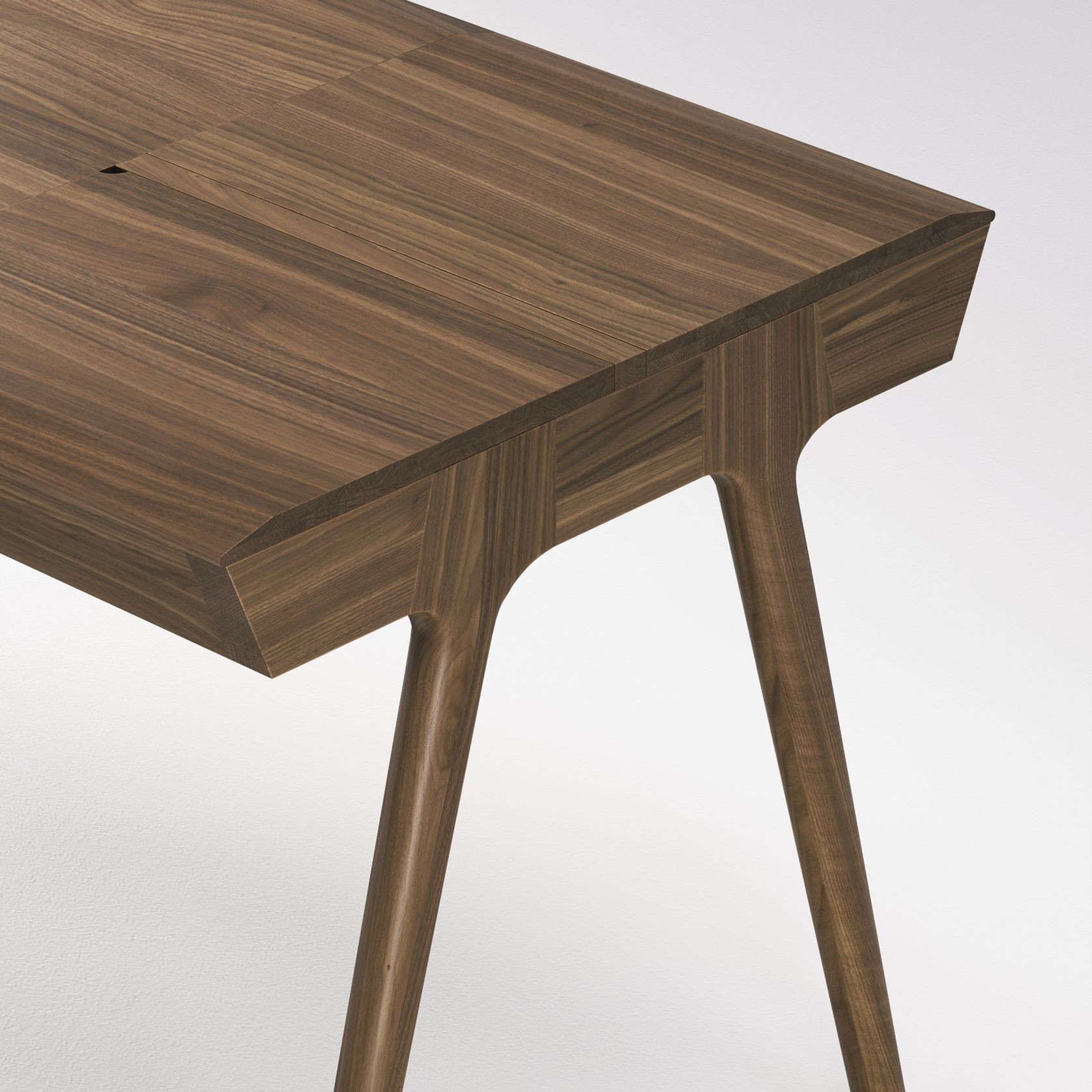 Metis Desk gallery detail image