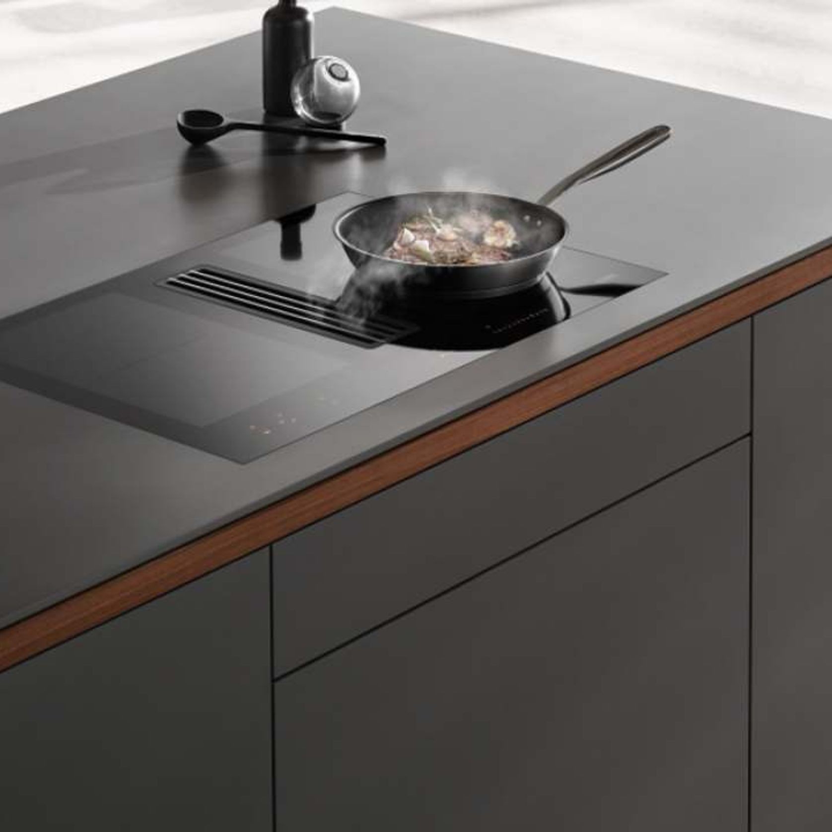 Miele Induction Cooktop with Integrated Extractor w.800 KMDA 7634 FL gallery detail image