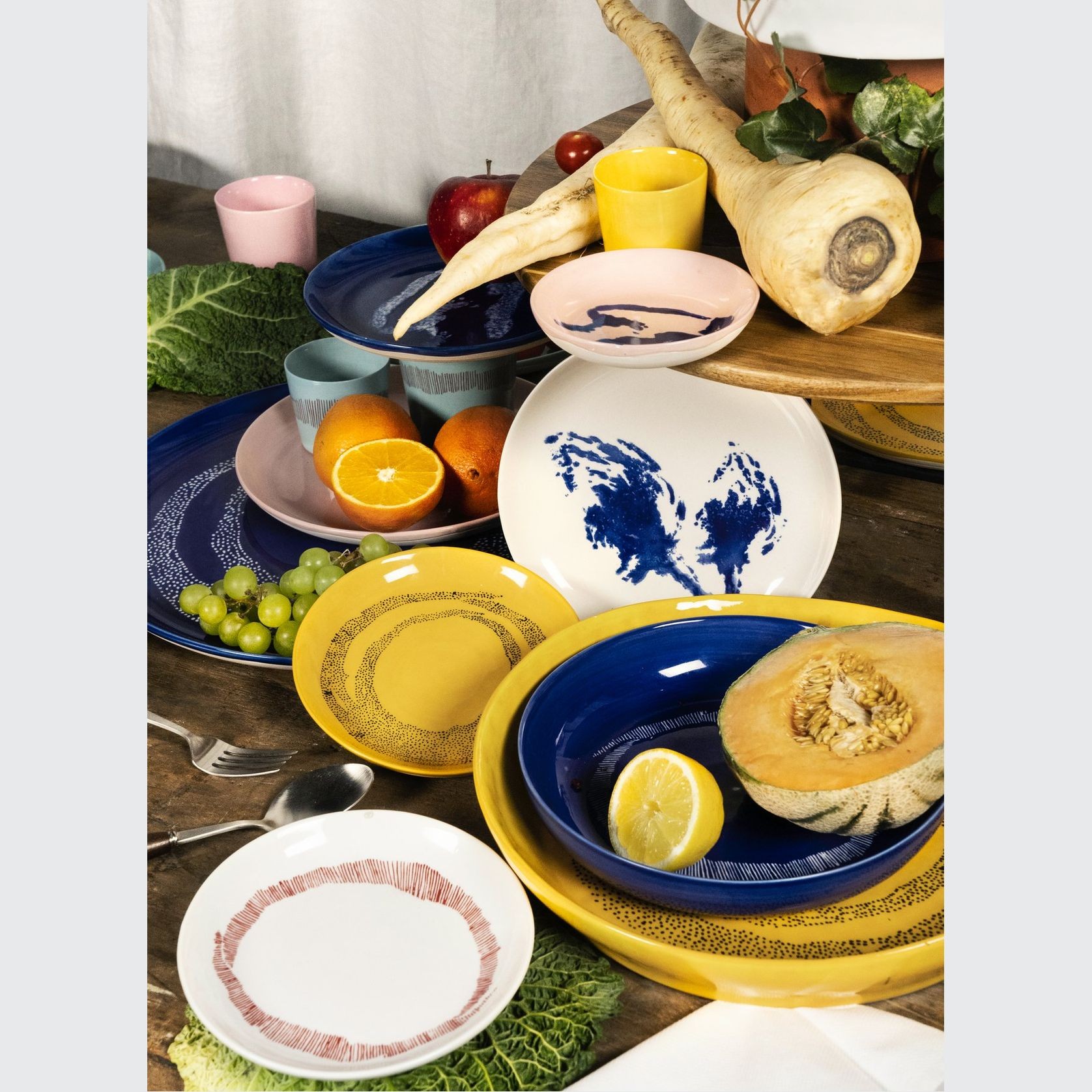 Ottolenghi White Artichoke Blue Plate - Set of 2 gallery detail image