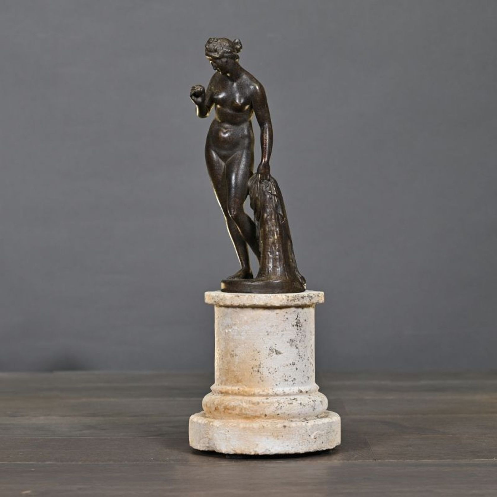Venus with Apple gallery detail image