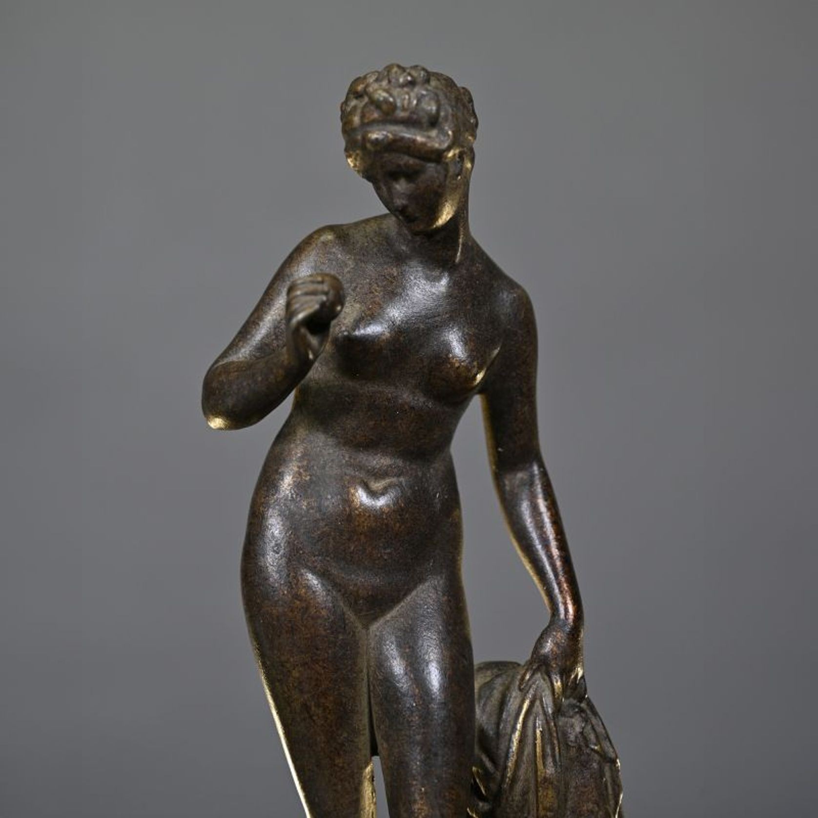 Venus with Apple gallery detail image